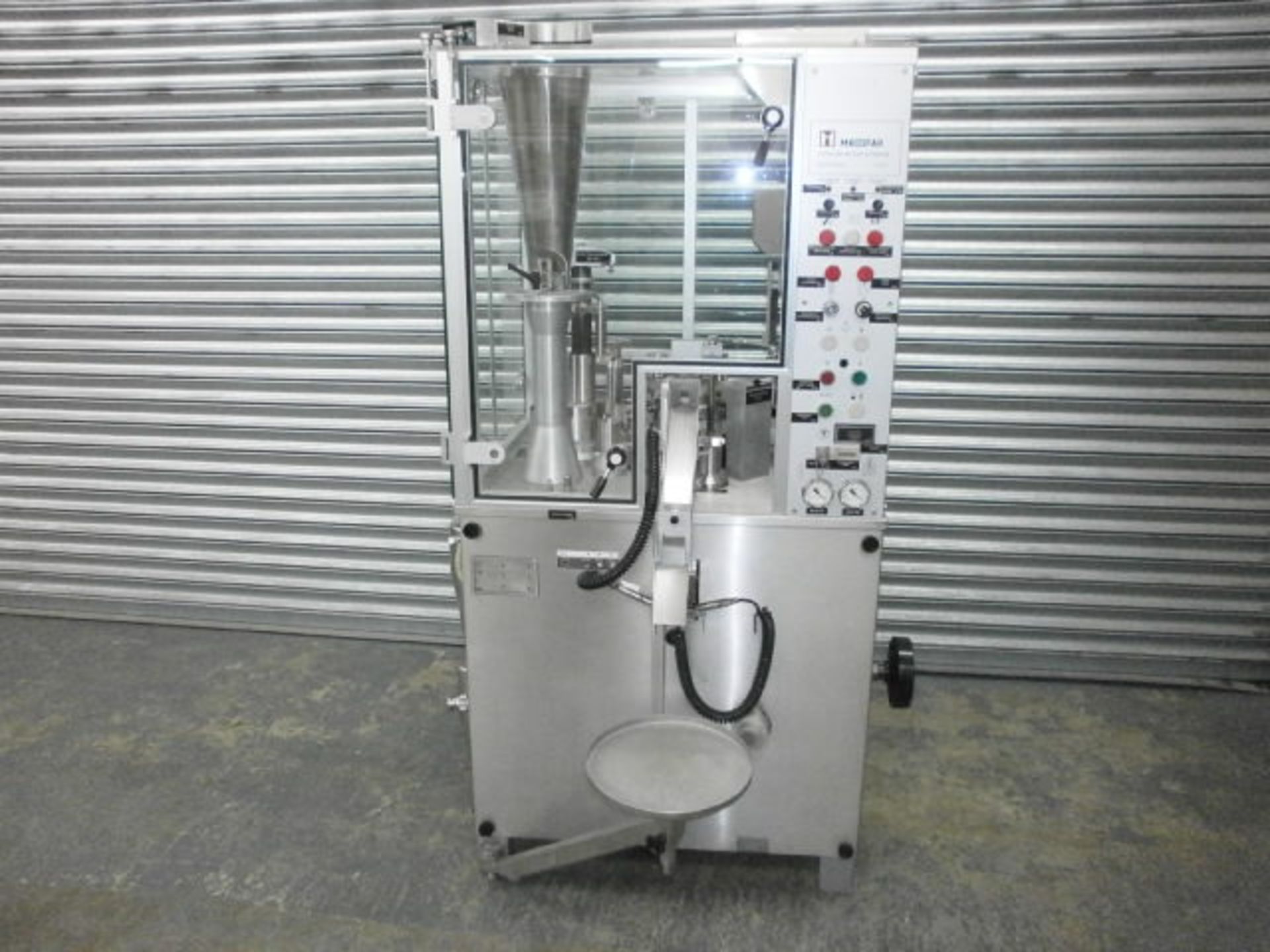 Macofar Capsule Filler Model: MT5 Serial No: 220.0