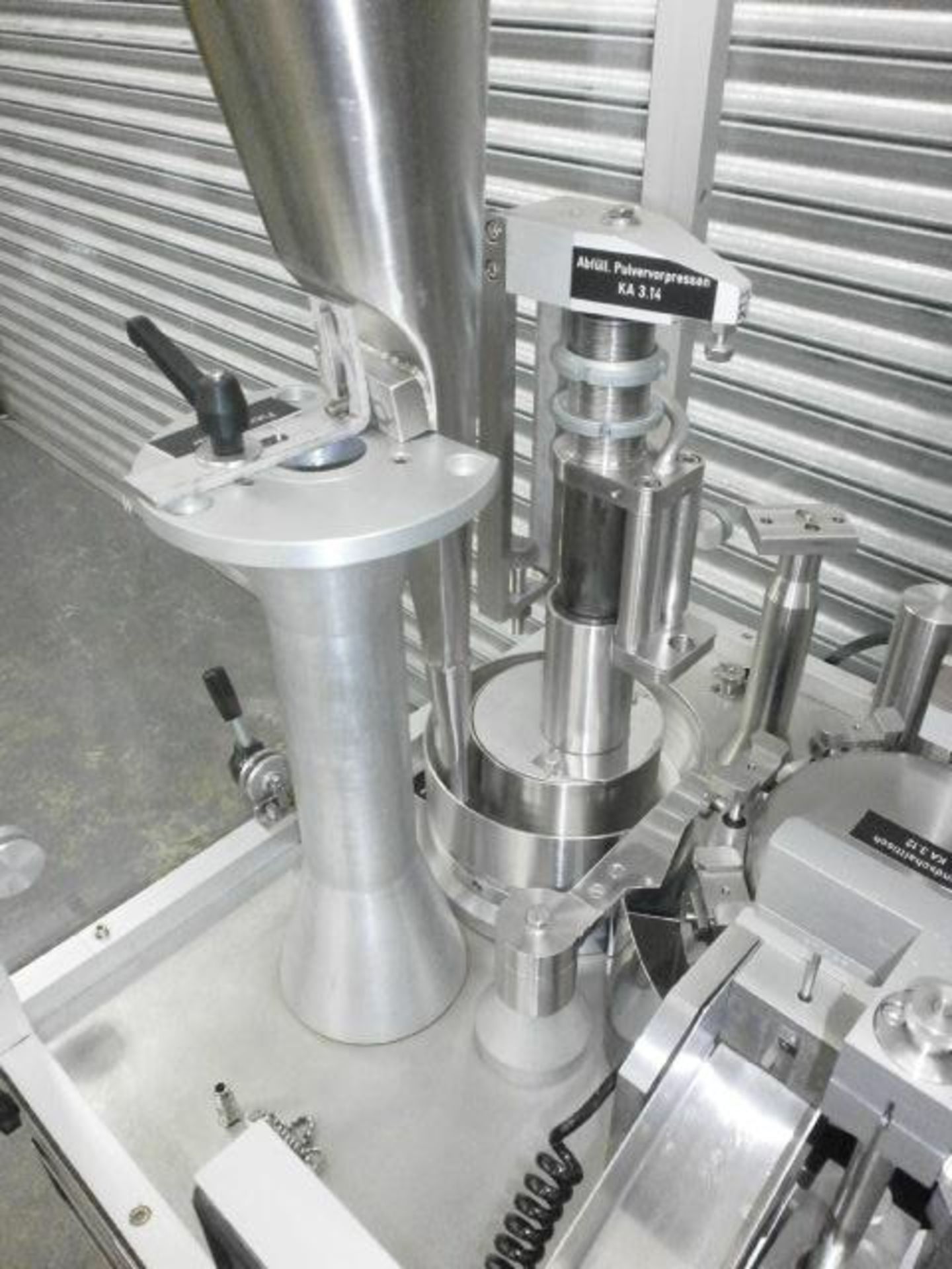 Macofar Capsule Filler Model: MT5 Serial No: 220.0 - Image 6 of 11