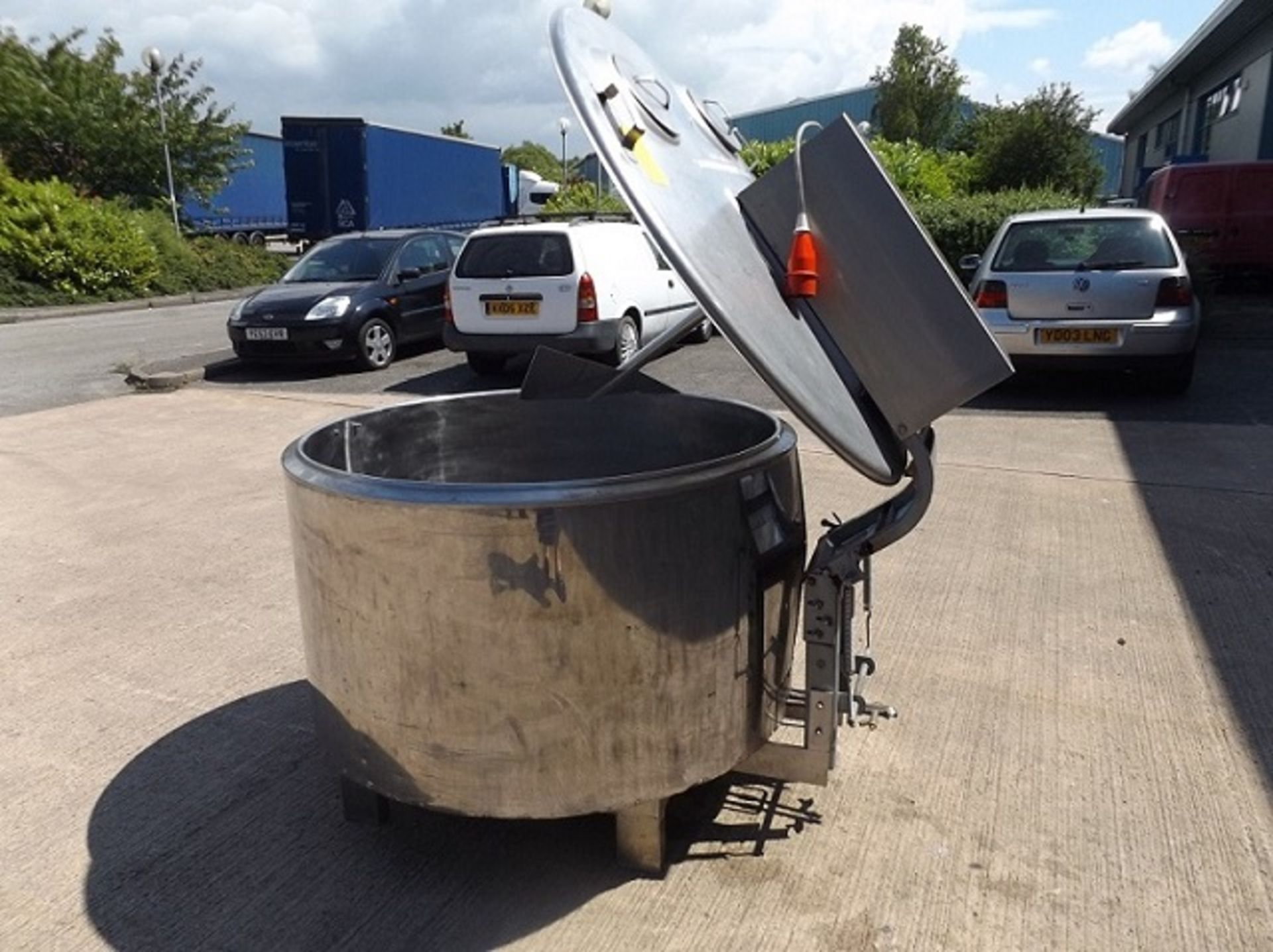 Stainless Steel 600L Jacketed Blending Vessel with Hinged Lid/Infeed Ports/Bladed Stirrer/Outlet - Image 11 of 11