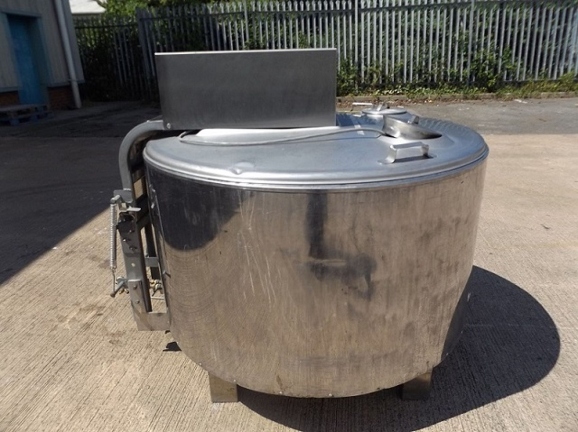 Stainless Steel 600L Jacketed Blending Vessel with Hinged Lid/Infeed Ports/Bladed Stirrer/Outlet - Image 2 of 11