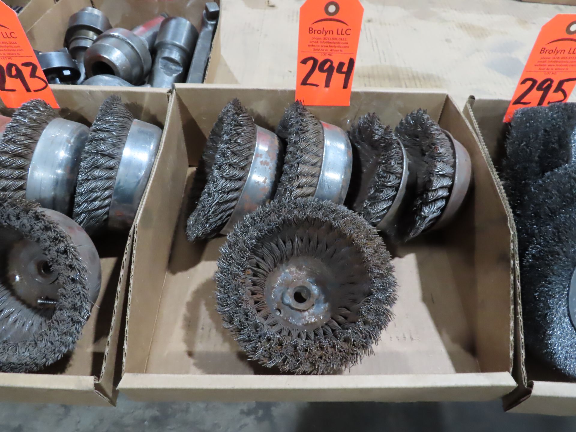 Large assortment of wire wheels. This lot can be picked up onsite with no loading fee. Should you