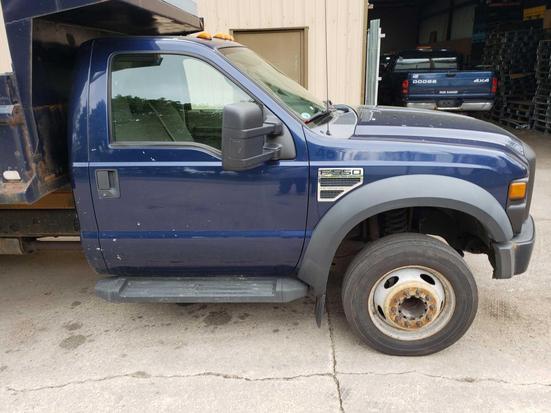 2008 Ford F550 dump truck. VIN 1FDAF56Y78EE30860. V10. - Image 13 of 26