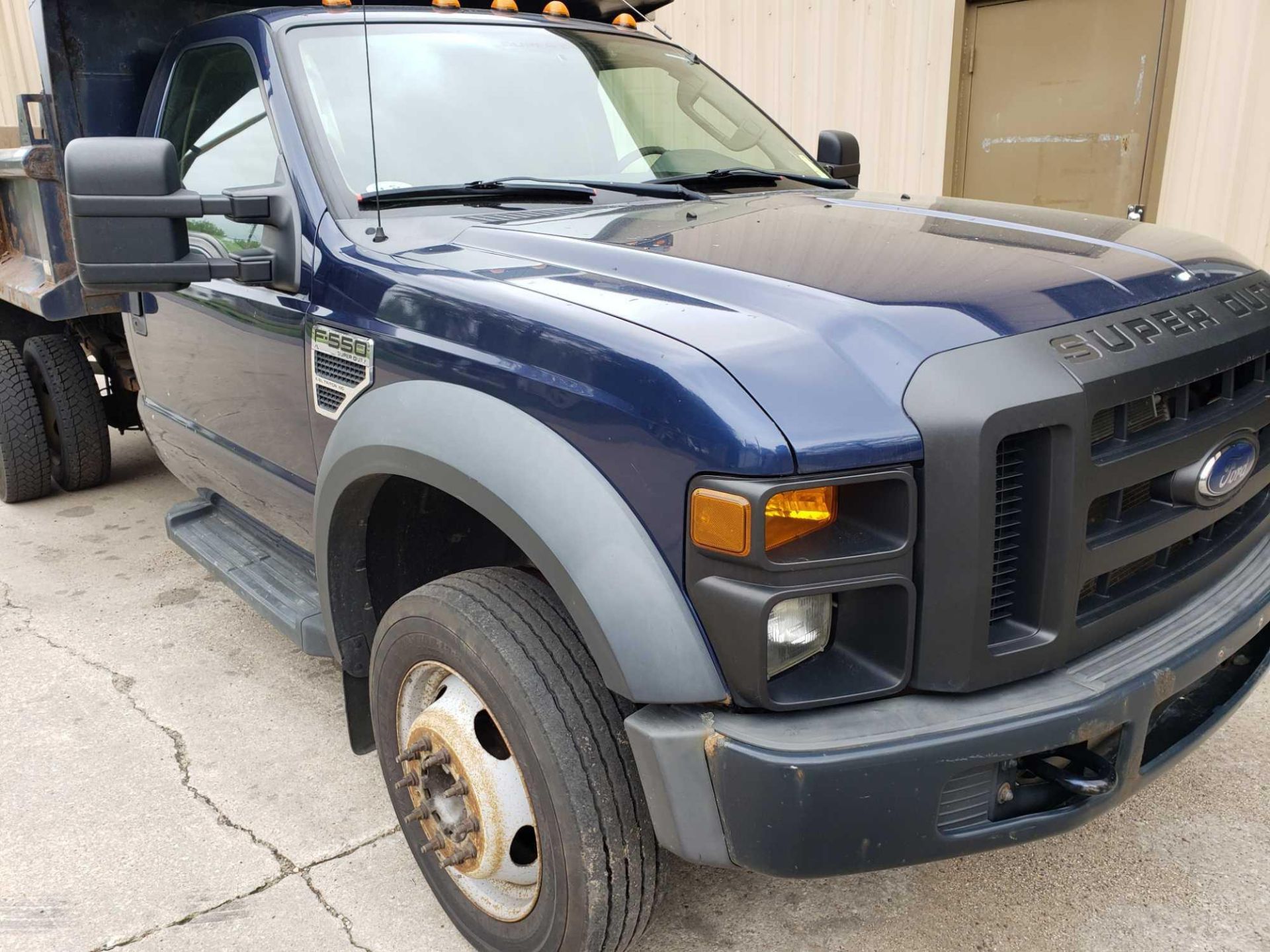 2008 Ford F550 dump truck. VIN 1FDAF56Y78EE30860. V10. - Image 2 of 26