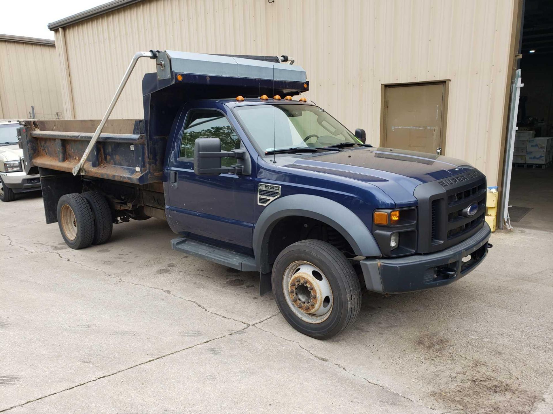 2008 Ford F550 dump truck. VIN 1FDAF56Y78EE30860. V10.