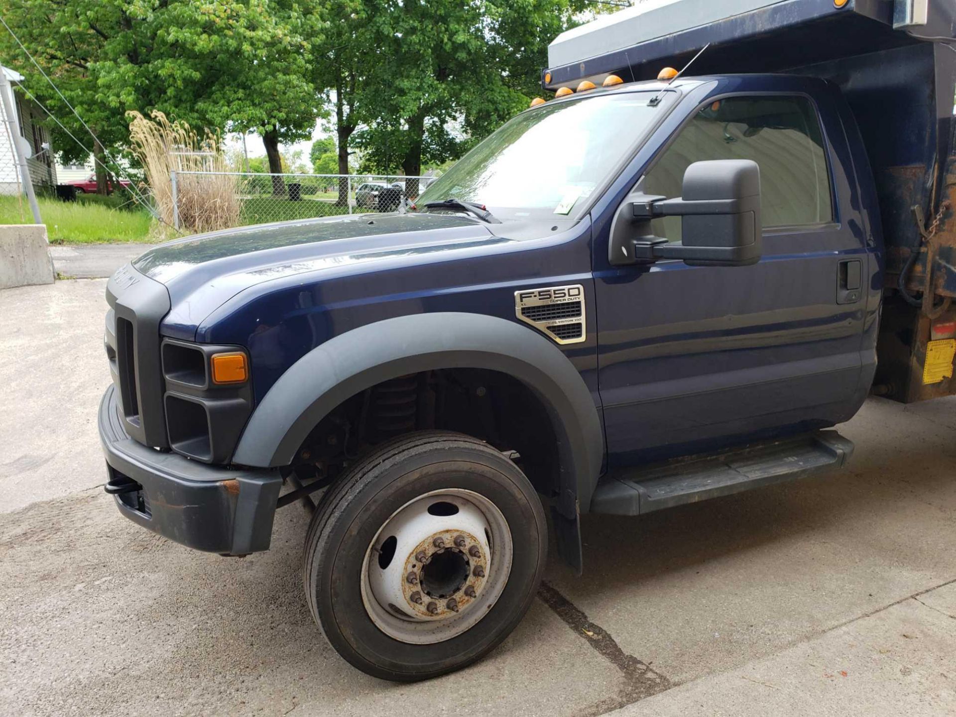 2008 Ford F550 dump truck. VIN 1FDAF56Y78EE30860. V10. - Image 5 of 26