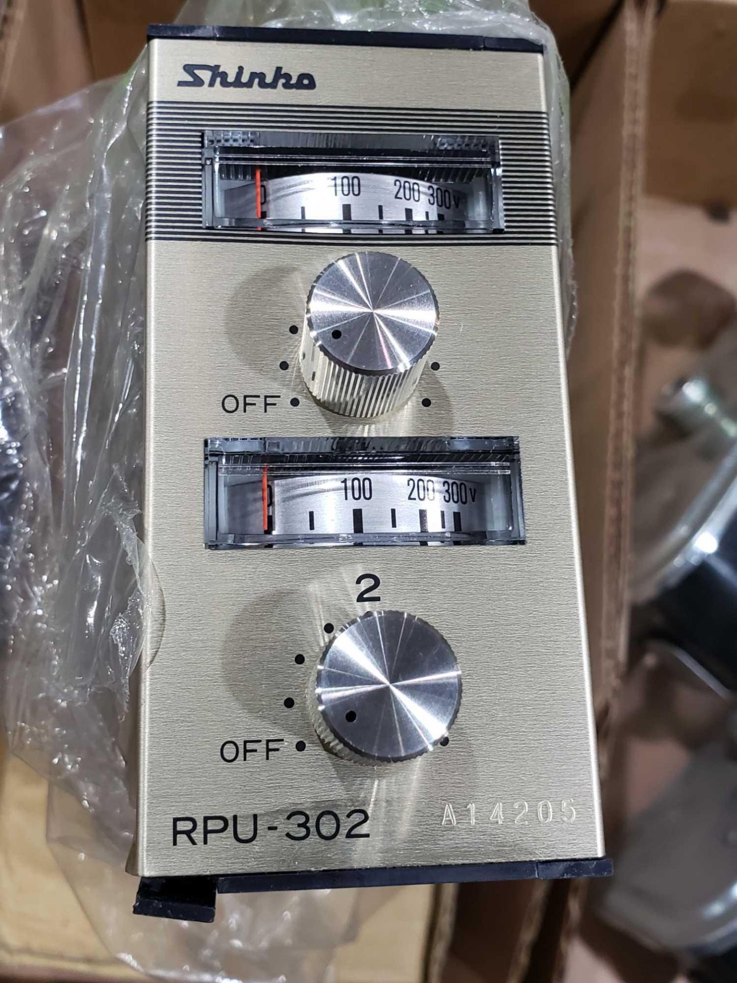 Shinko RPU-302 temperature controller. New in box. - Image 2 of 2