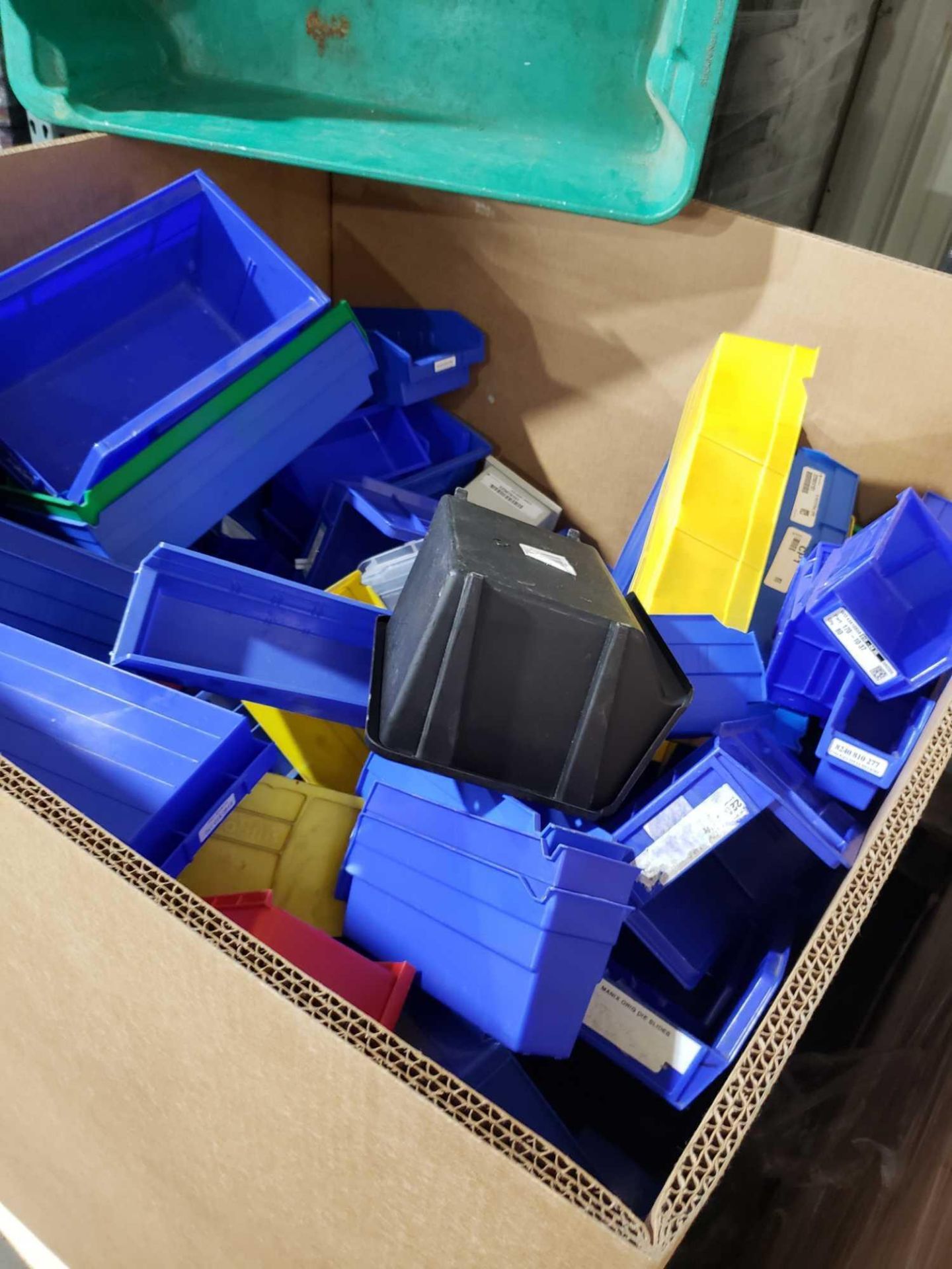 Contents of cardboard gaylord including large quantity of various size and color hanging bins. - Image 3 of 4