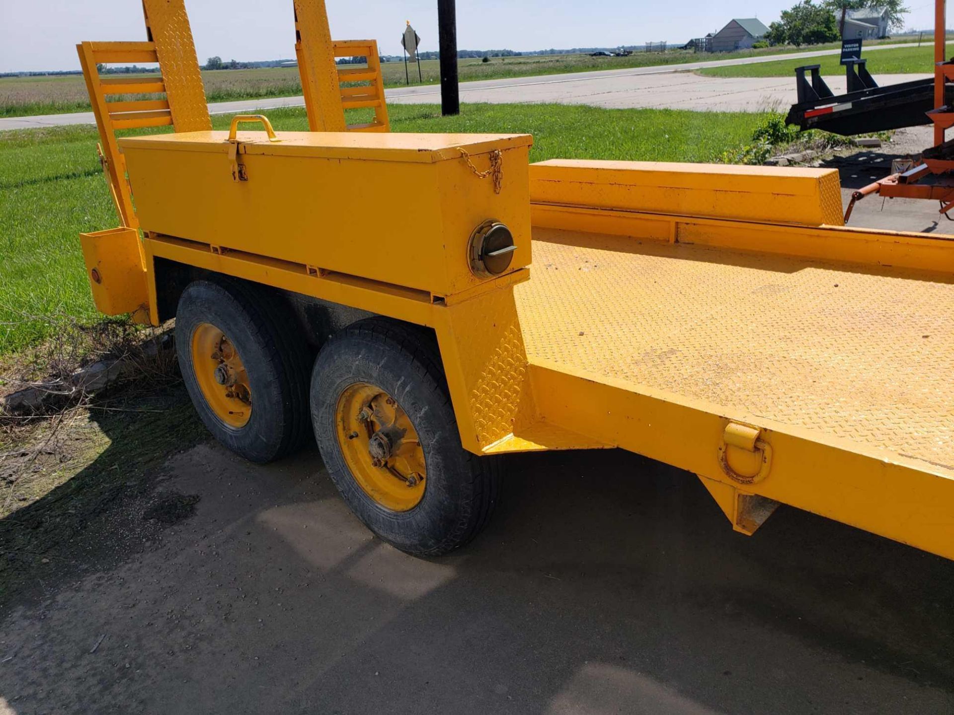 1984 Eager Beaver trailer. approx 12' long deck. Est gvwr 10k. VIN 1120AP207ES040092. - Image 5 of 11