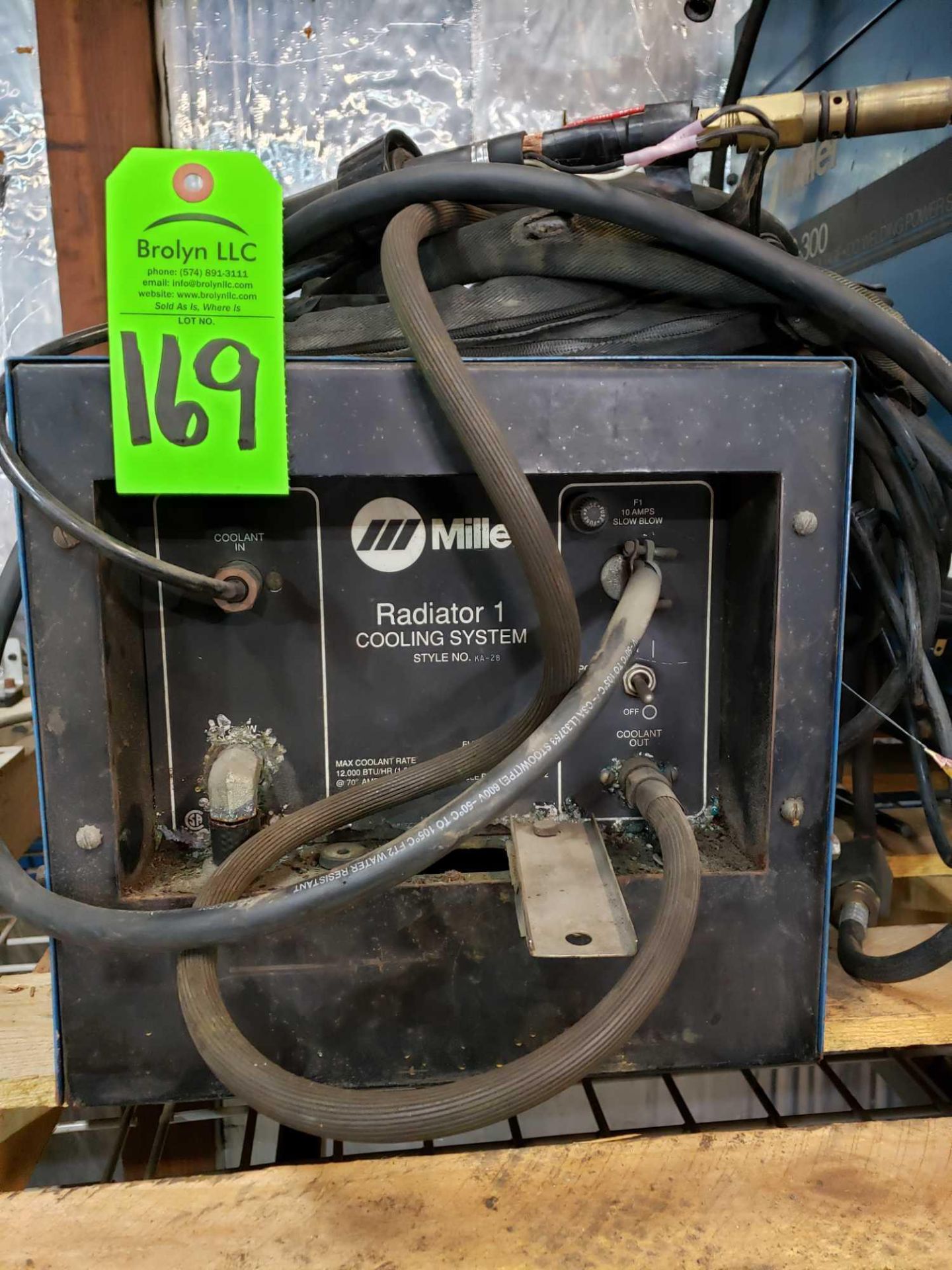 Miller Radiator 1 Cooling System. 110/115v. Includes extra welding lead.