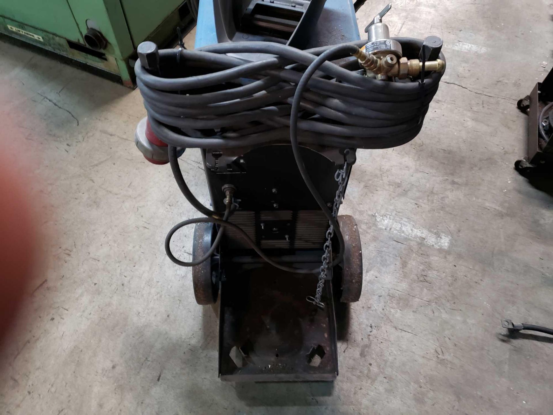 Miller Millermatic 252 welder. Complete with leads, gun, gas valve. 230/460/575v. Phase 1. - Image 4 of 5