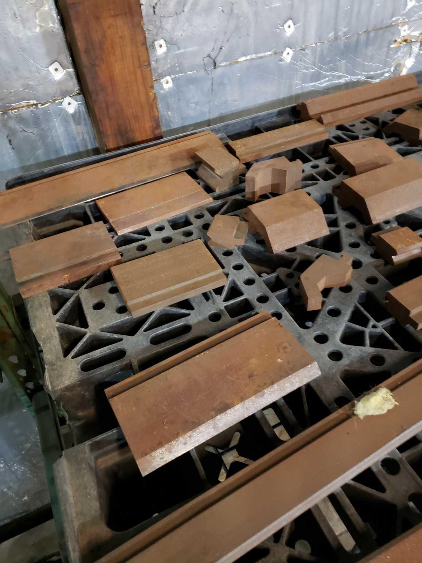 Large lot of assorted press brake dies - Image 2 of 4