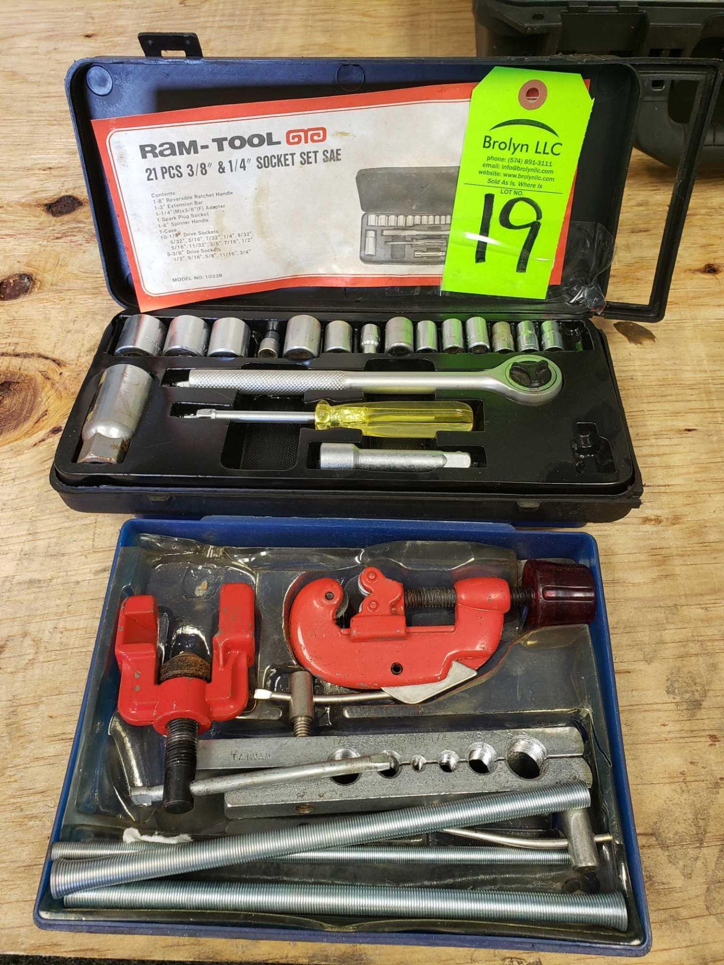 Triumph Tap and Die Set as pictured