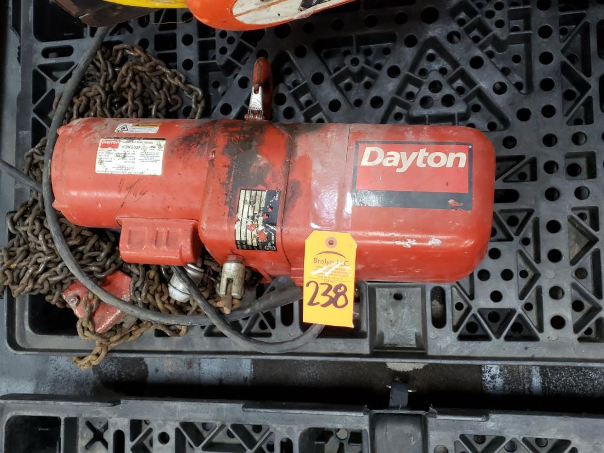 2 ton Dayton hoist model 9K602K. 1 hp, single phase. (no pendant included)