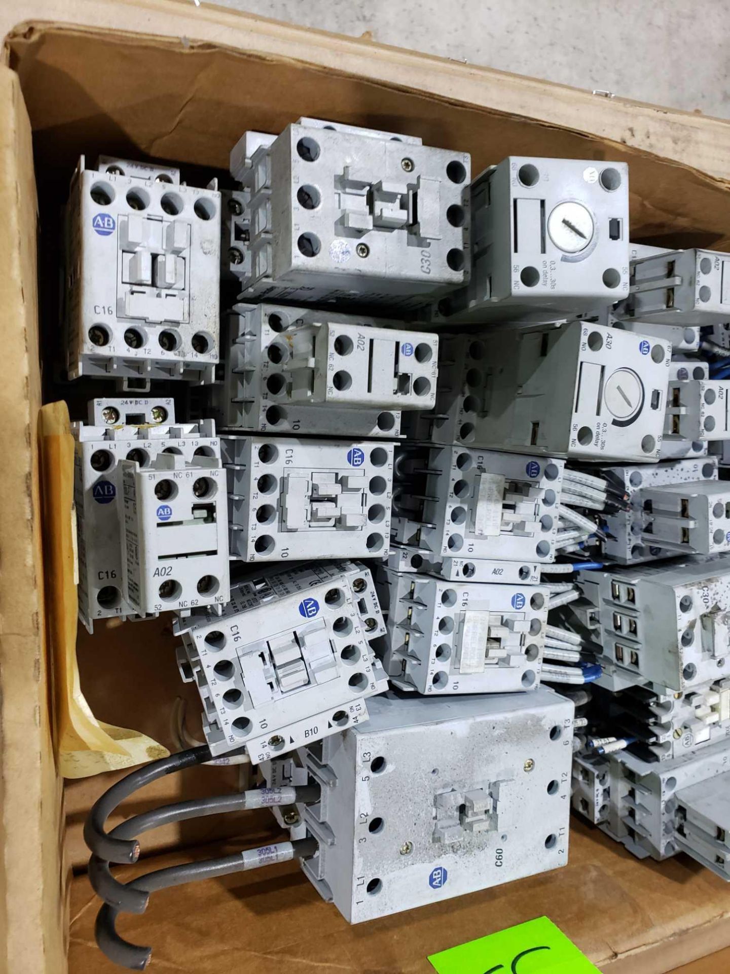 Large Qty of Allen Bradley Contactors in assorted sizes and part numbers. - Image 4 of 4