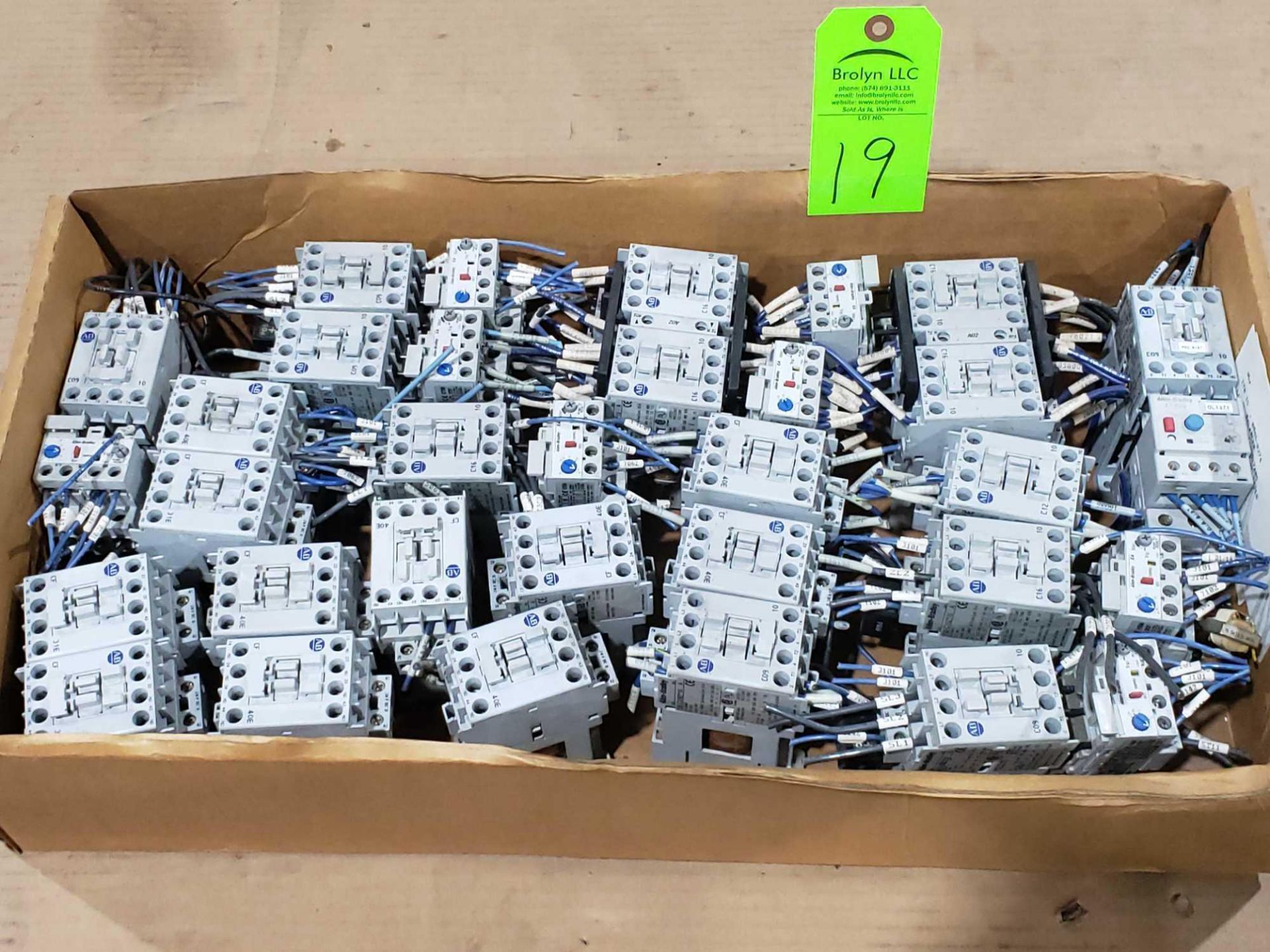 Large Qty of Allen Bradley Contactors in assorted sizes and part numbers.