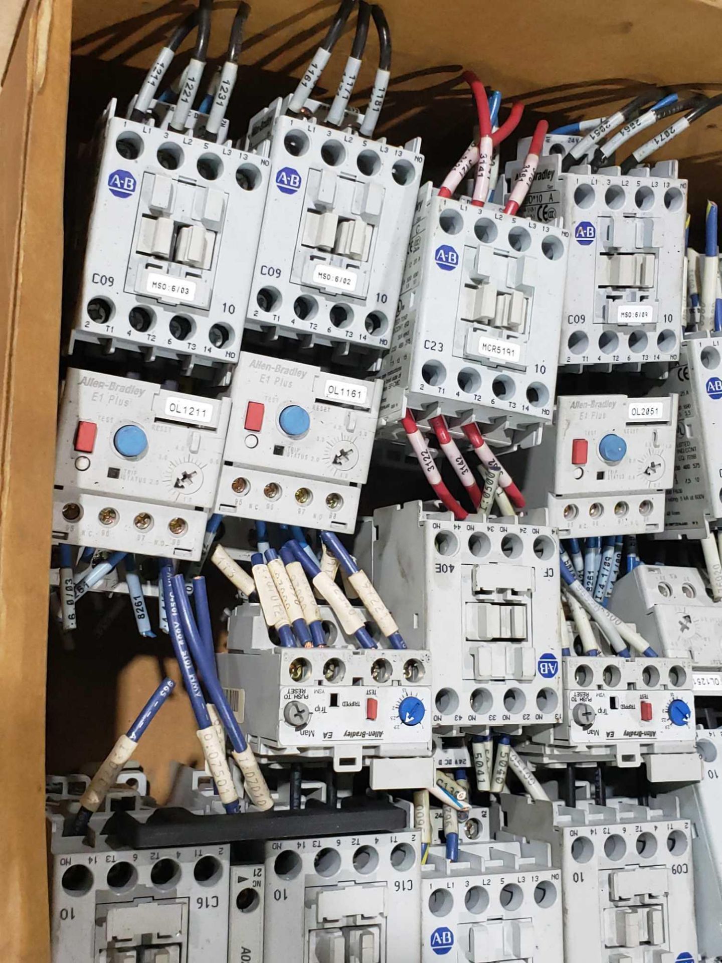 Large Qty of Allen Bradley Contactors in assorted sizes and part numbers. - Image 3 of 5