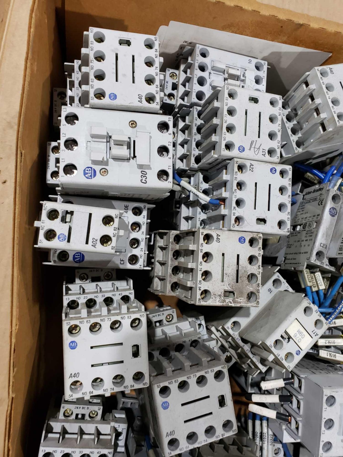 Large Qty of Allen Bradley Contactors in assorted sizes and part numbers. - Image 3 of 5