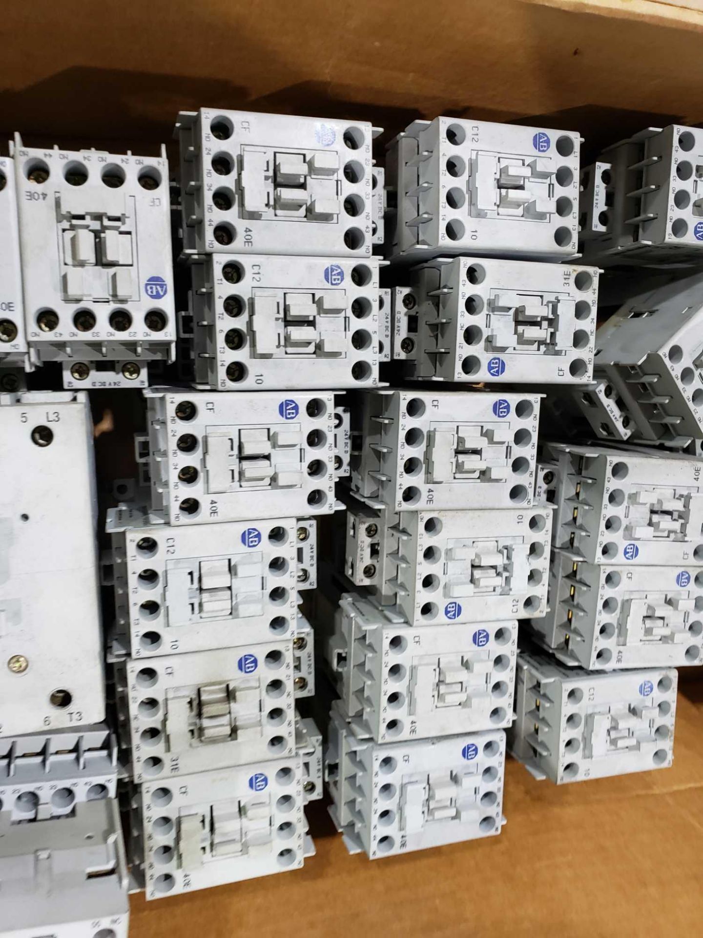 Large Qty of Allen Bradley Contactors in assorted sizes and part numbers. - Image 3 of 4