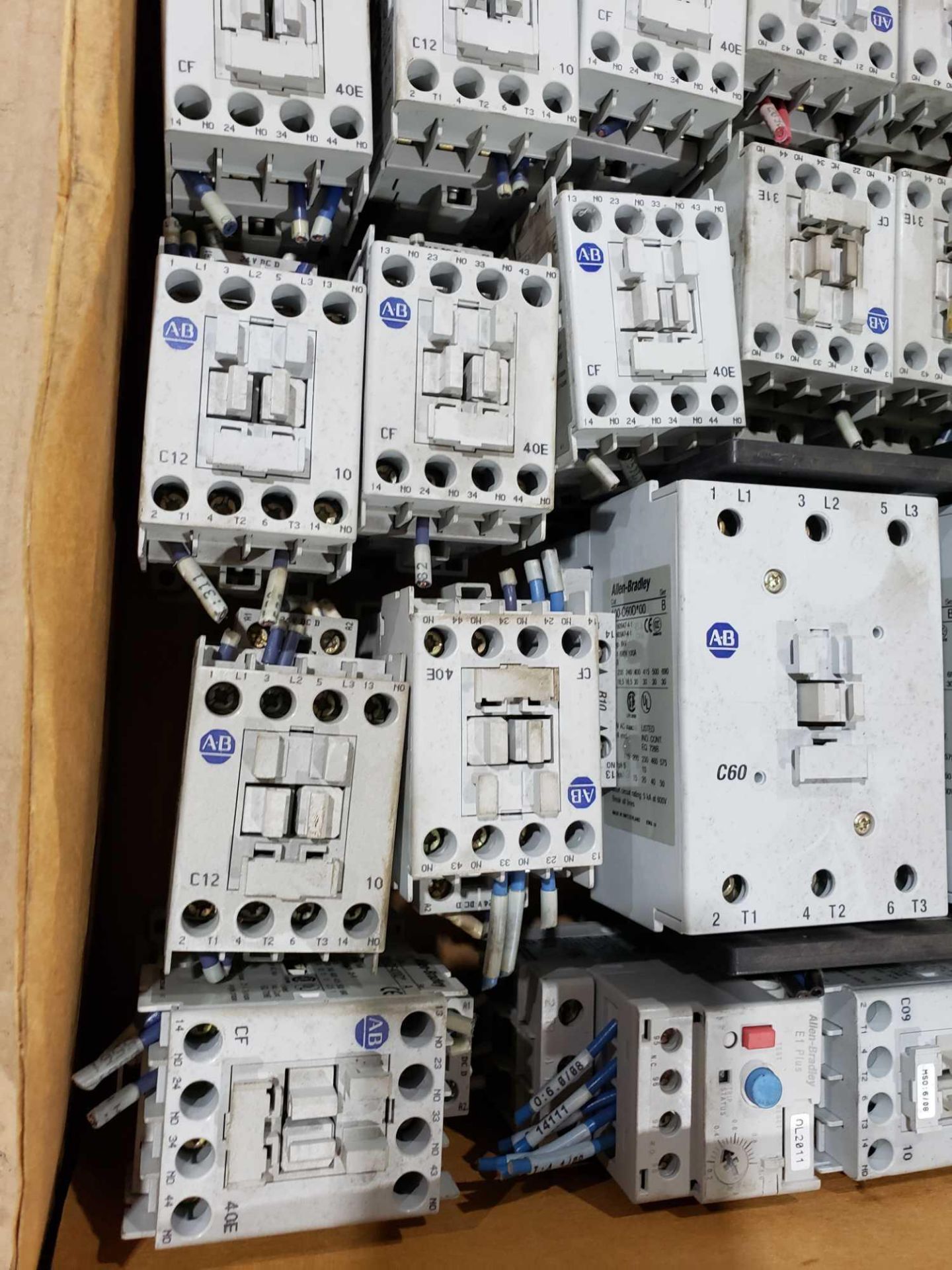 Large Qty of Allen Bradley Contactors in assorted sizes and part numbers. - Image 5 of 5
