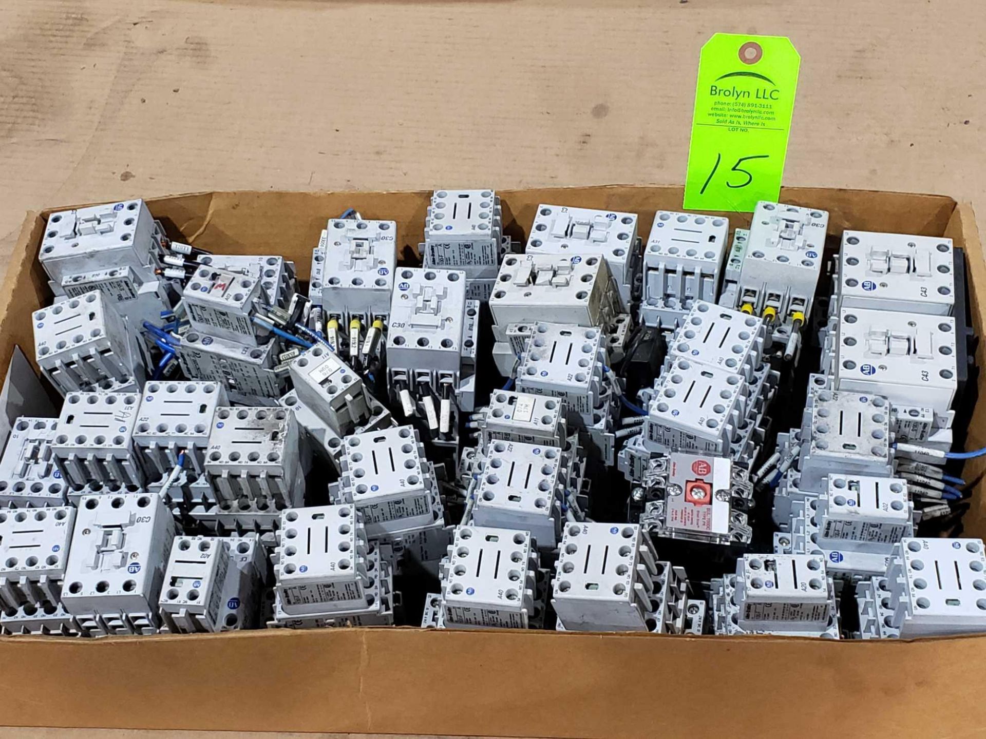 Large Qty of Allen Bradley Contactors in assorted sizes and part numbers.