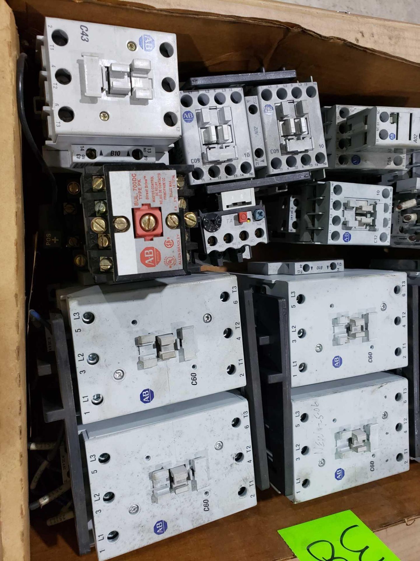 Large Qty of Allen Bradley Contactors in assorted sizes and part numbers. - Image 4 of 4