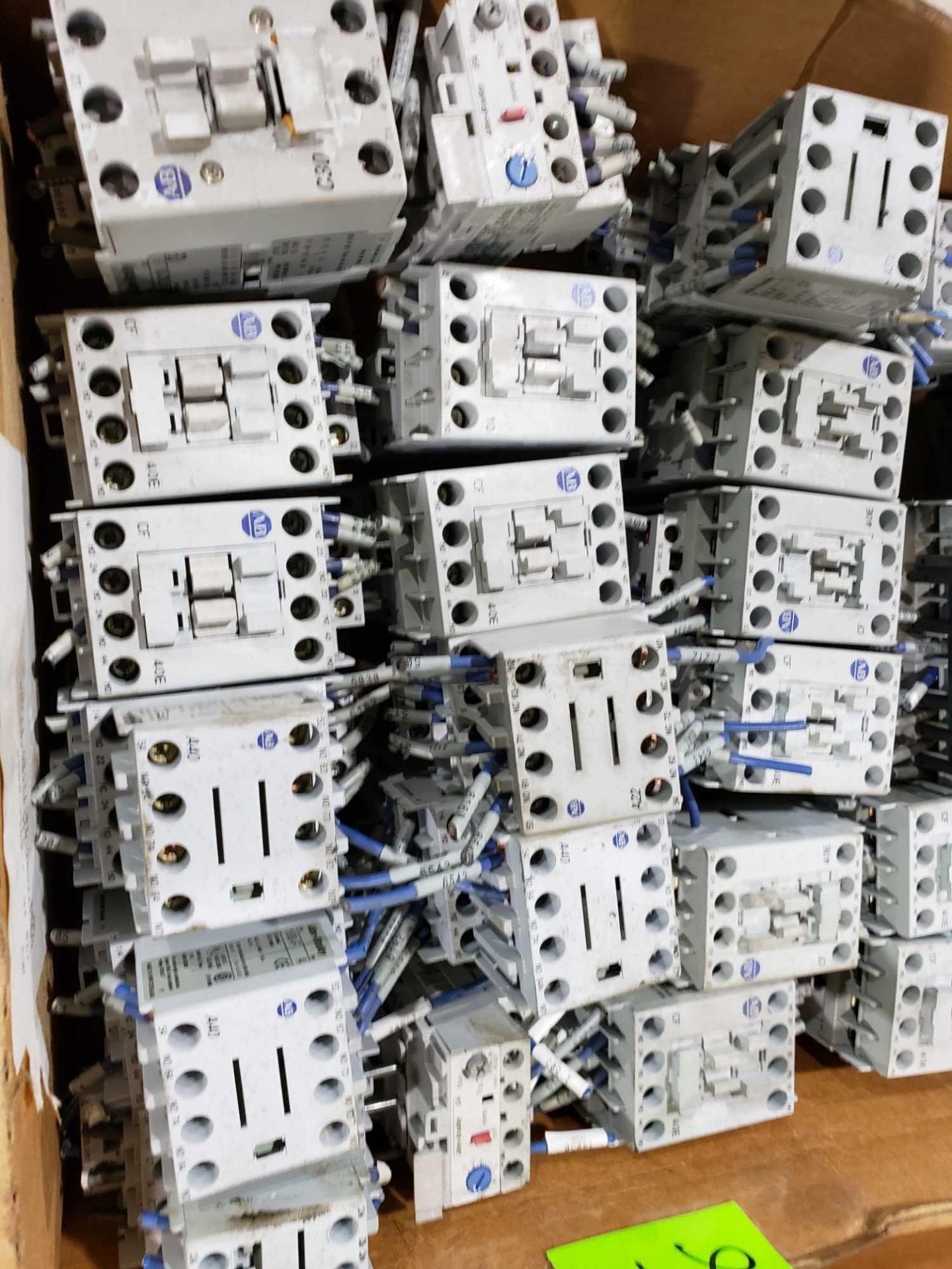 Large Qty of Allen Bradley Contactors in assorted sizes and part numbers. - Image 4 of 4