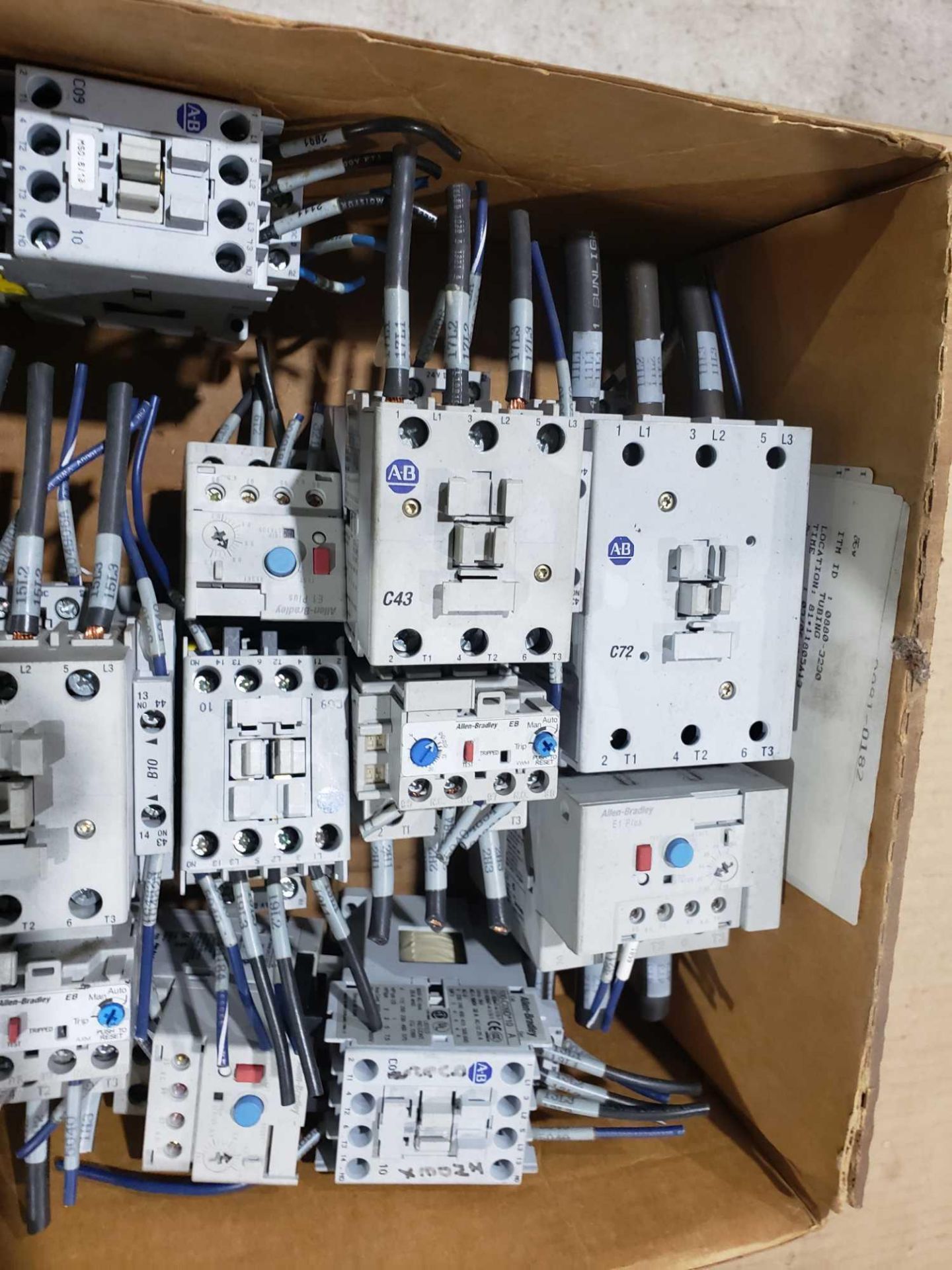 Large Qty of Allen Bradley Contactors in assorted sizes and part numbers. - Image 2 of 4