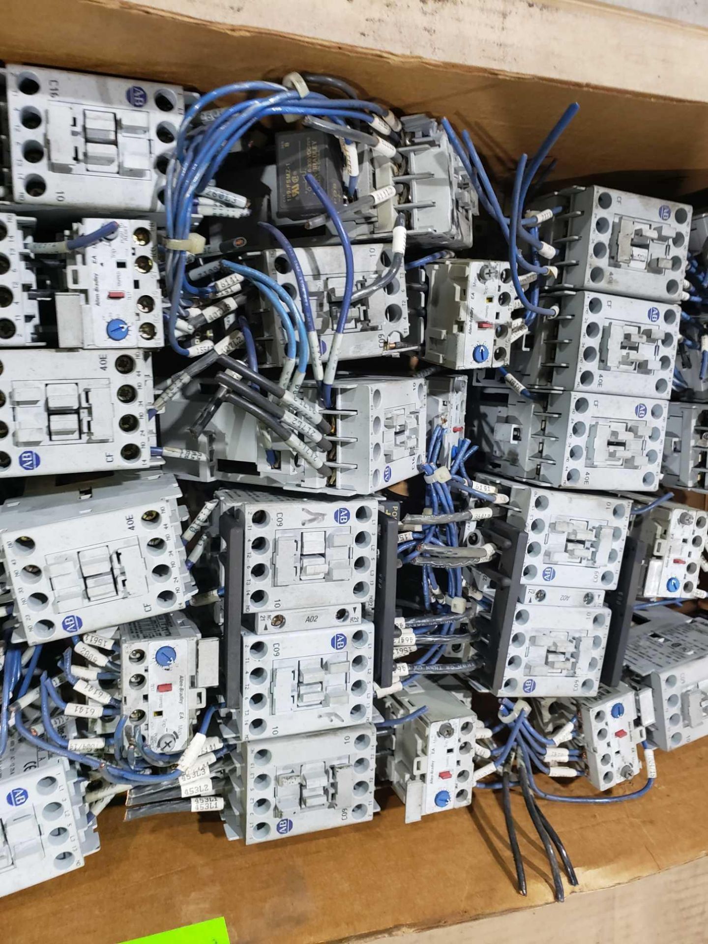 Large Qty of Allen Bradley Contactors in assorted sizes and part numbers. - Image 3 of 4