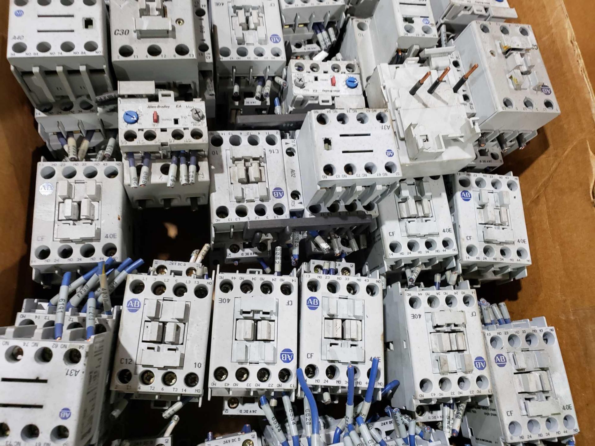 Large Qty of Allen Bradley Contactors in assorted sizes and part numbers. - Image 3 of 4