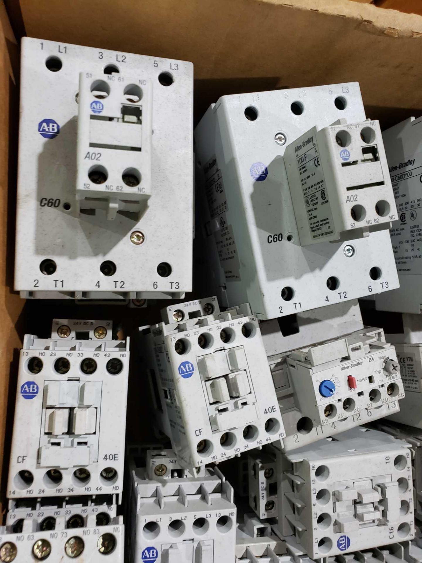Large Qty of Allen Bradley Contactors in assorted sizes and part numbers. - Image 3 of 5