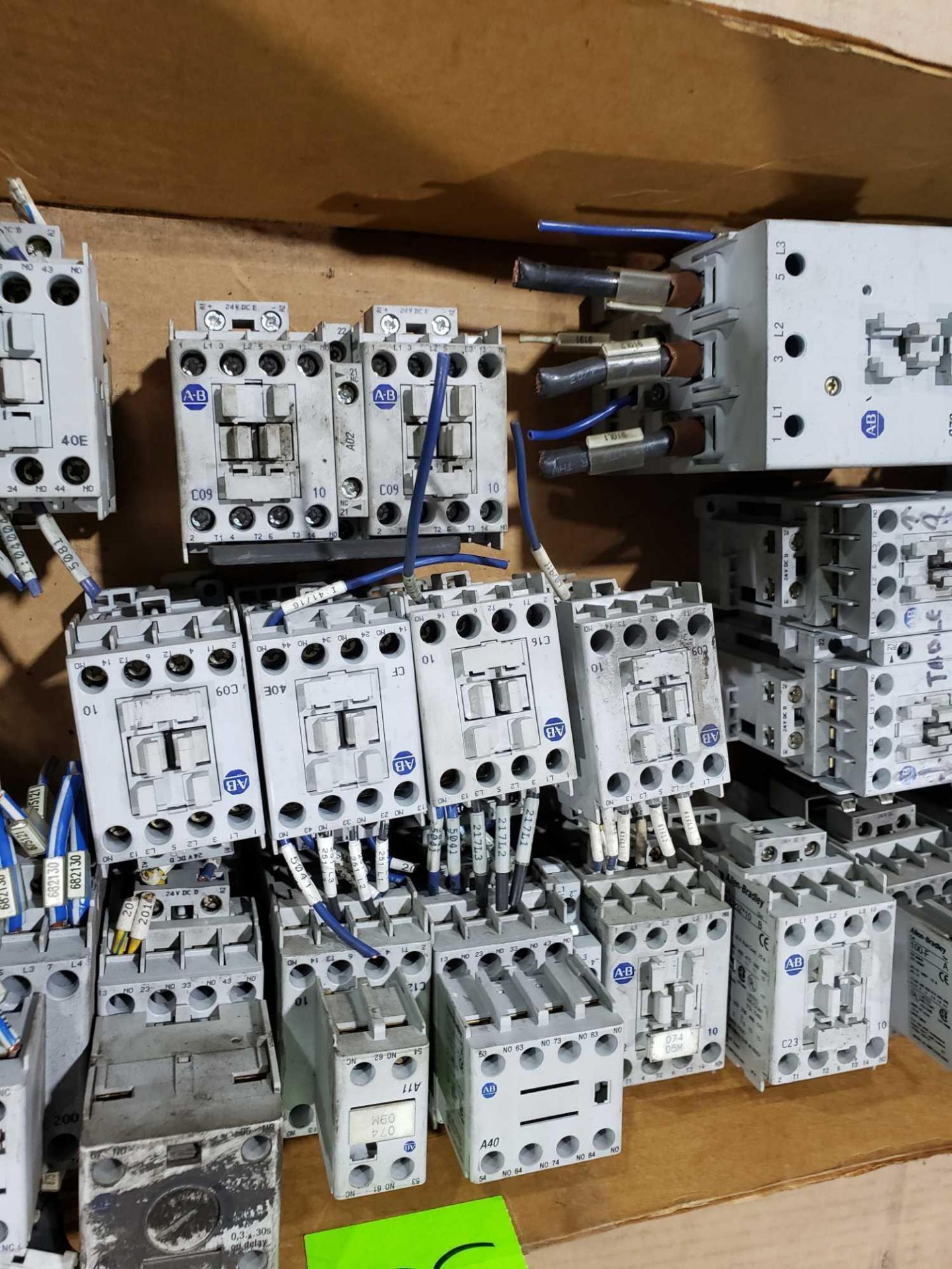 Large Qty of Allen Bradley Contactors in assorted sizes and part numbers. - Image 3 of 4