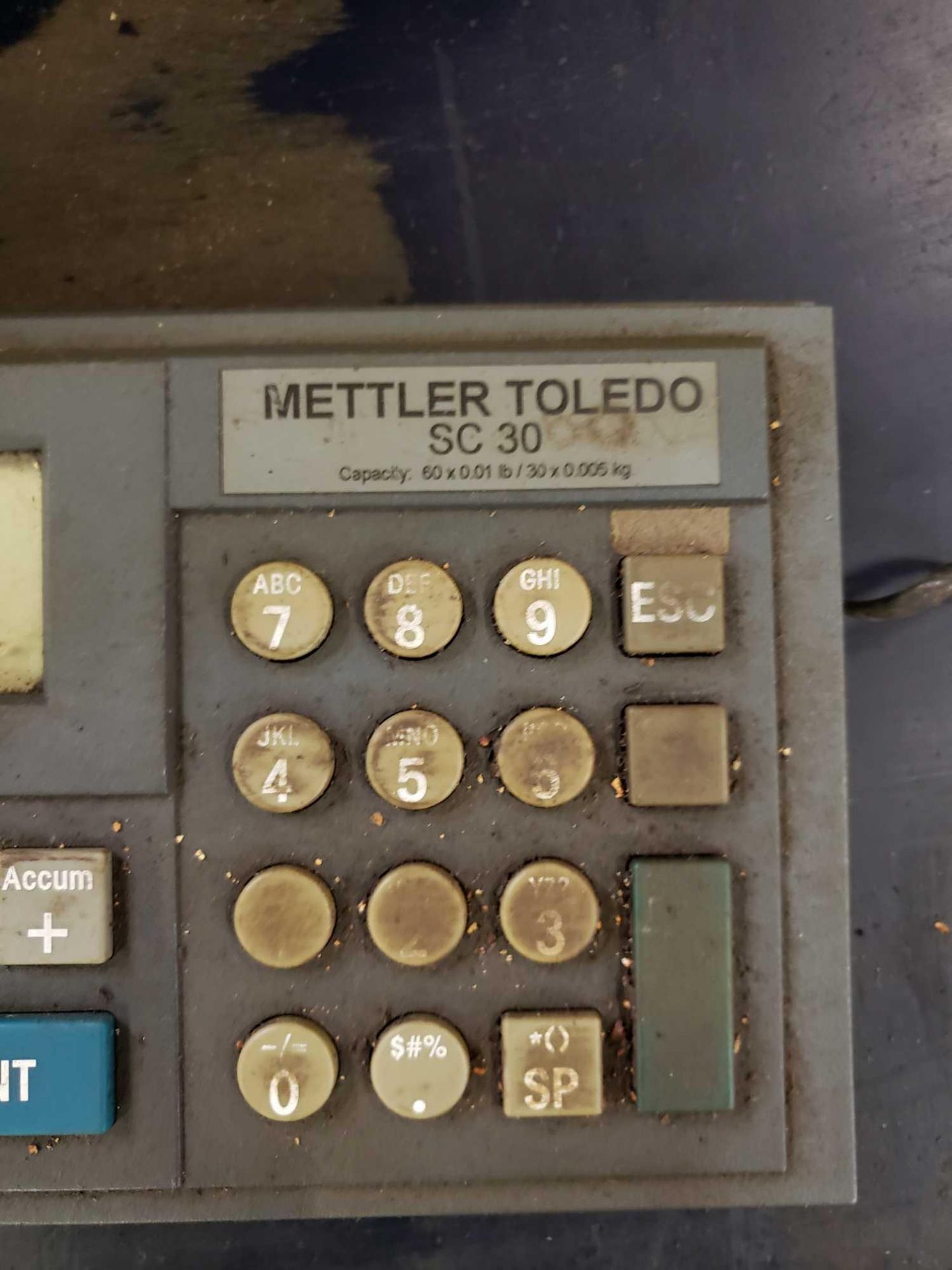 Mettler Toledo Platform shipping scale with tabletop unit included. SC30 digital read out. - Image 2 of 5