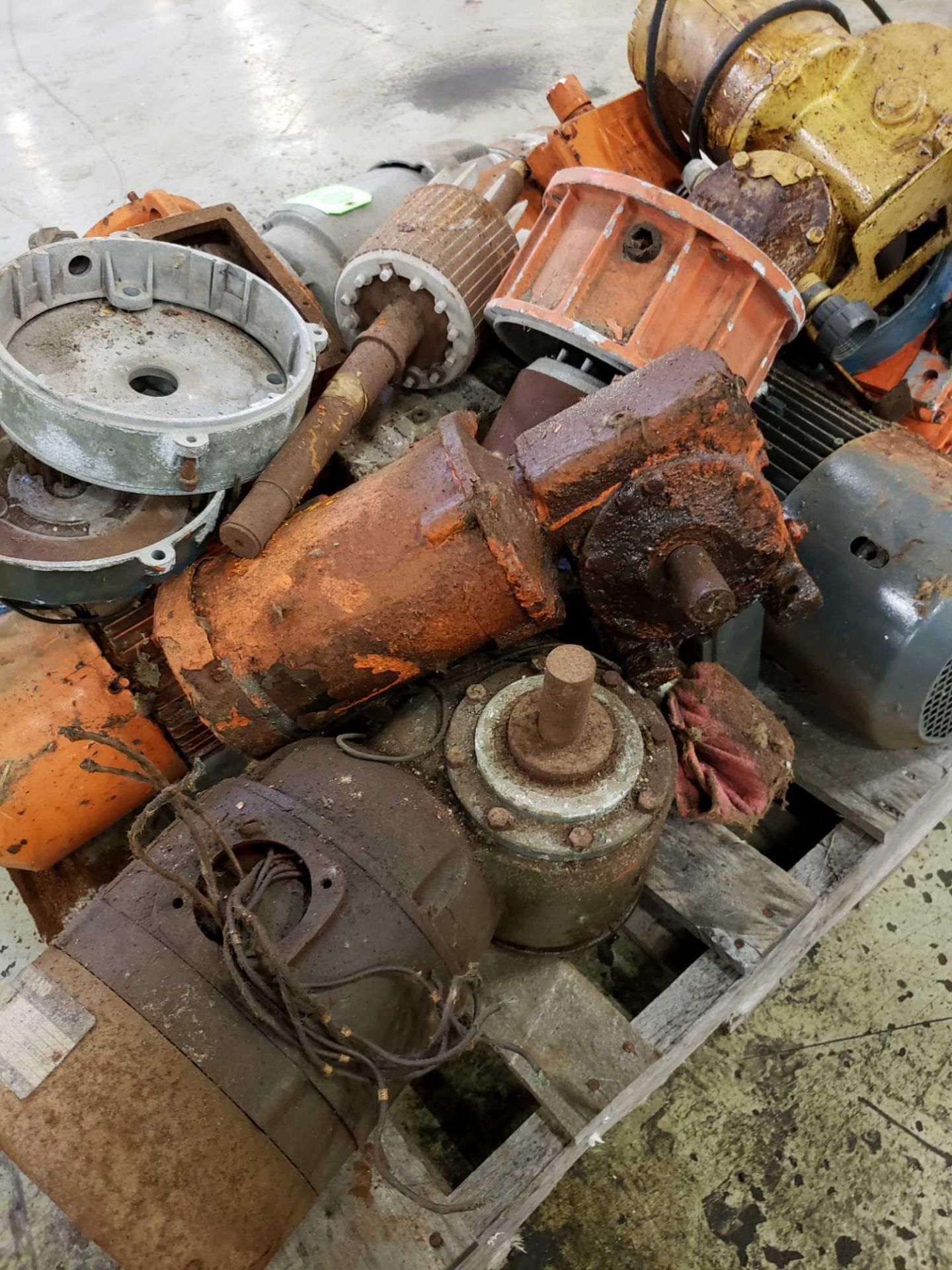 Pallet of scrap motors. - Image 3 of 4