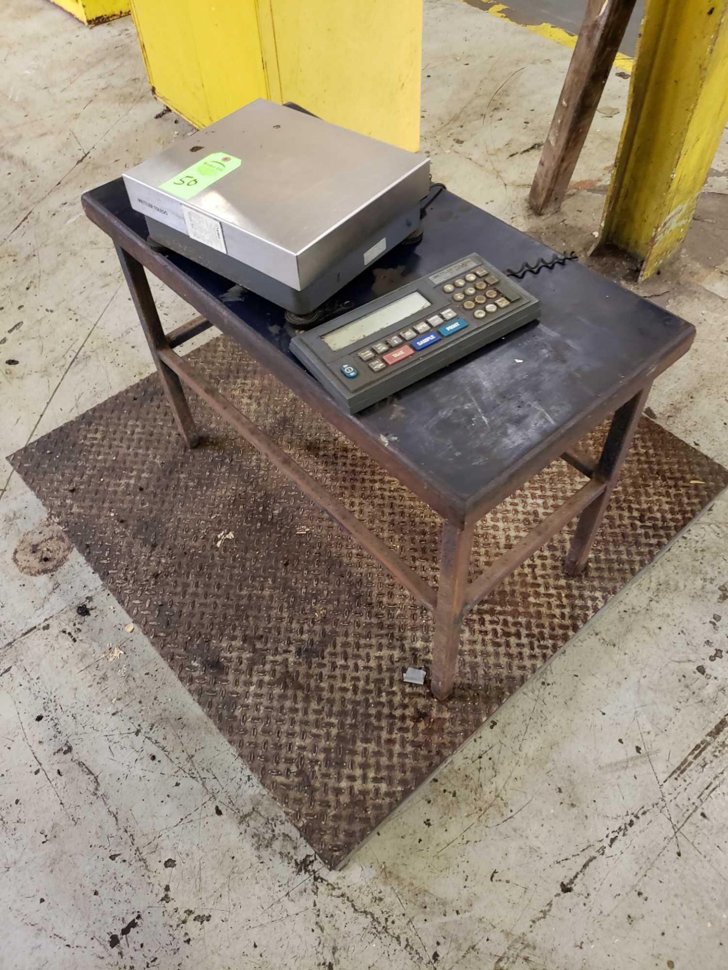 Mettler Toledo Platform shipping scale with tabletop unit included. SC30 digital read out.