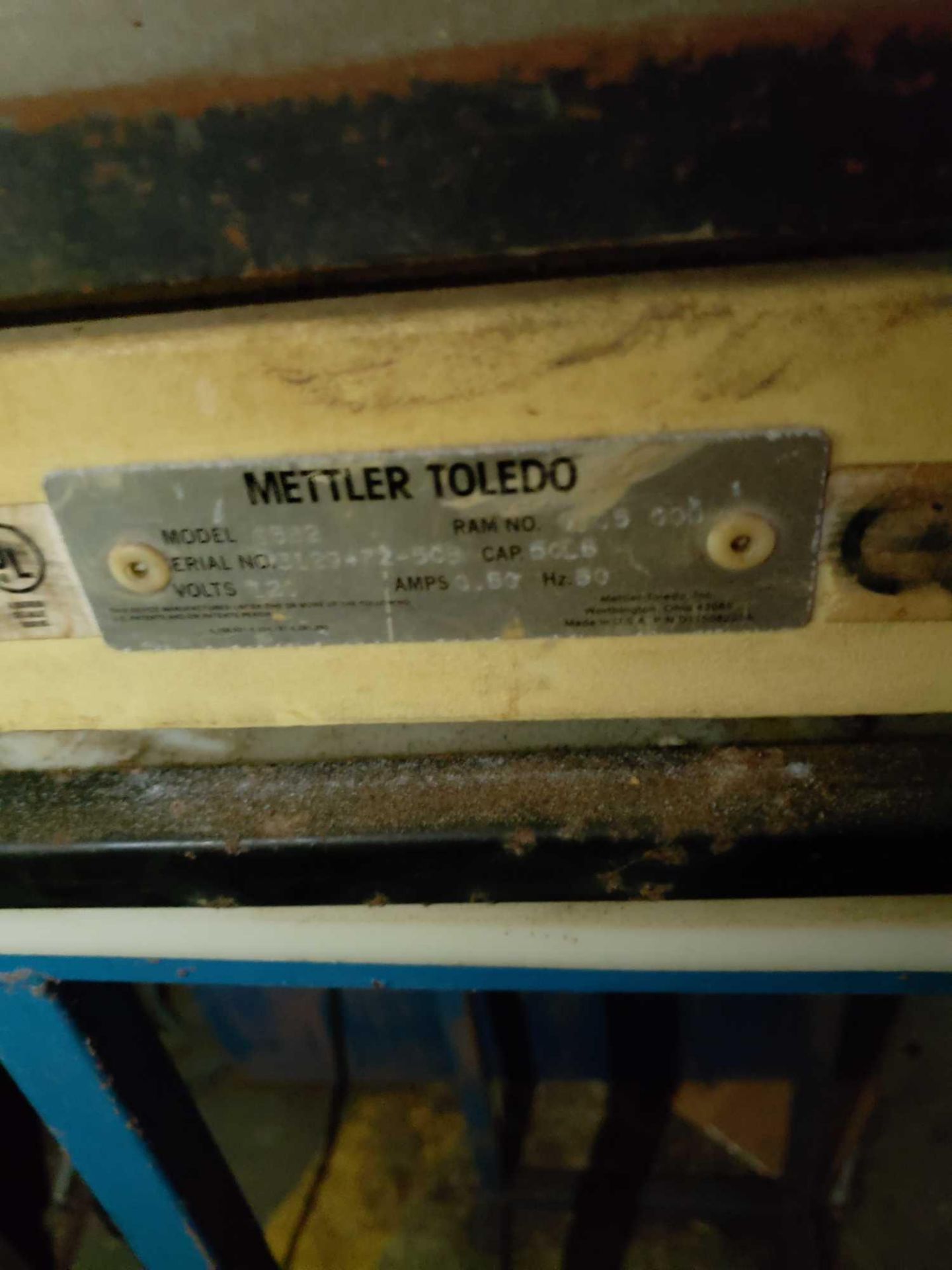 Mettler Toledo Platform shipping scale with tabletop unit included. SC30 digital read out. - Image 3 of 3