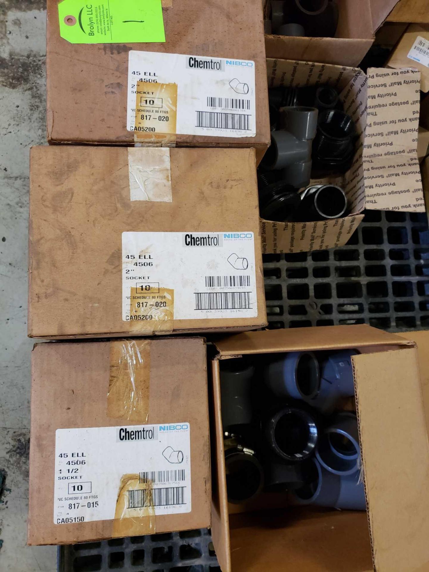 (2) pallets of Chemtrol pipe, pipe fittings,seals and more. - Image 5 of 6