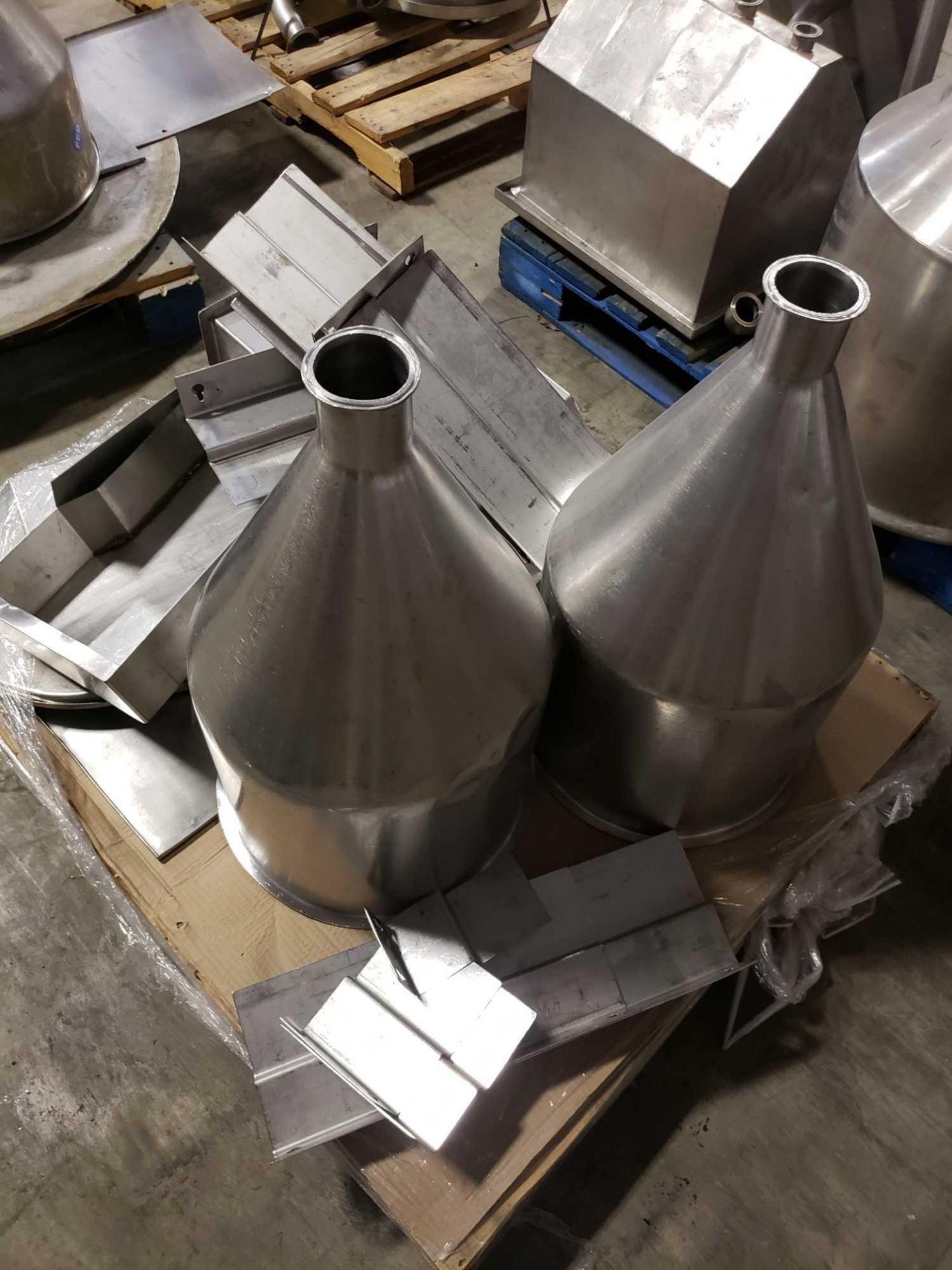 Pallet of assorted stainless steel components. - Image 2 of 4