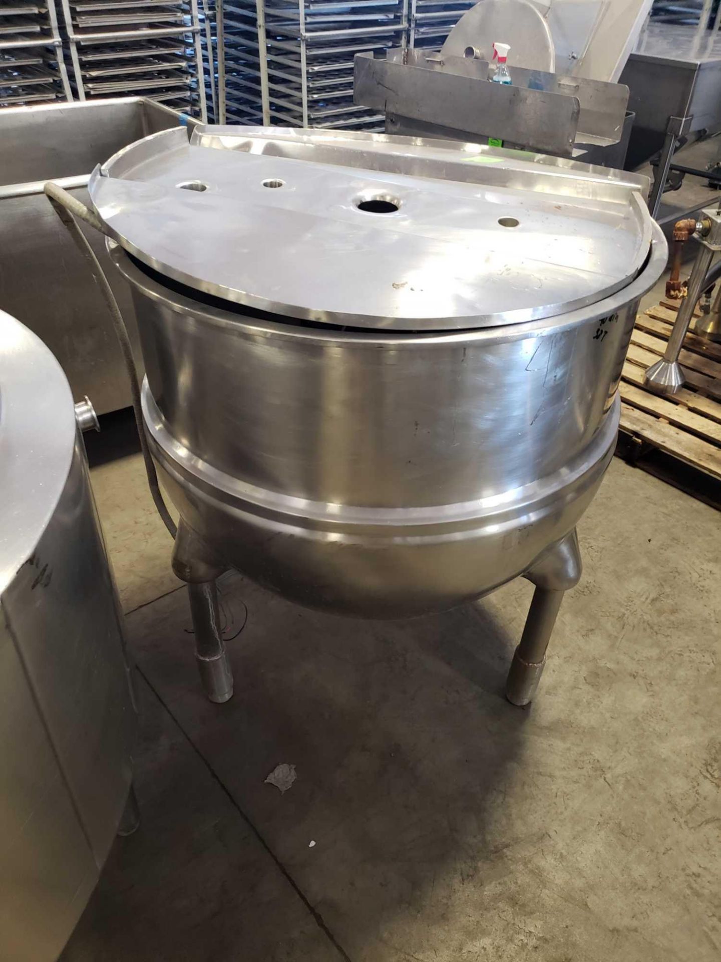 Stainless kettle. Unmarked but measures 40" diameter x 38" interior depth with mixer motor and cover - Image 4 of 7