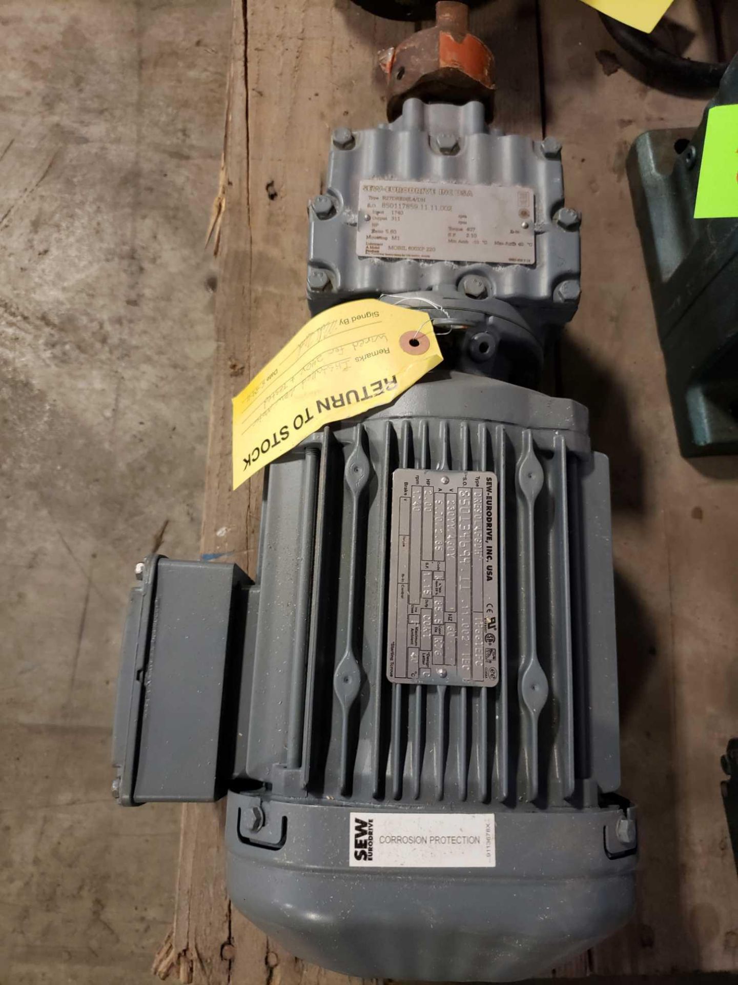 Pallet of assorted motors with gear drives. - Image 14 of 16