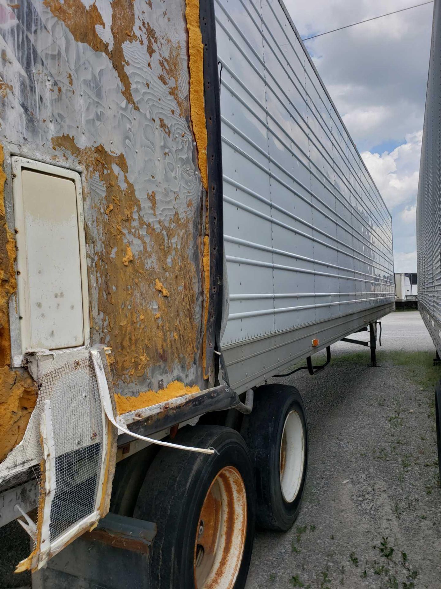 1991 Utility Trailer Company 53" trailer. VIN 1UYVS2480NM655711. Trailer is titled. No reefer unit. - Image 13 of 15