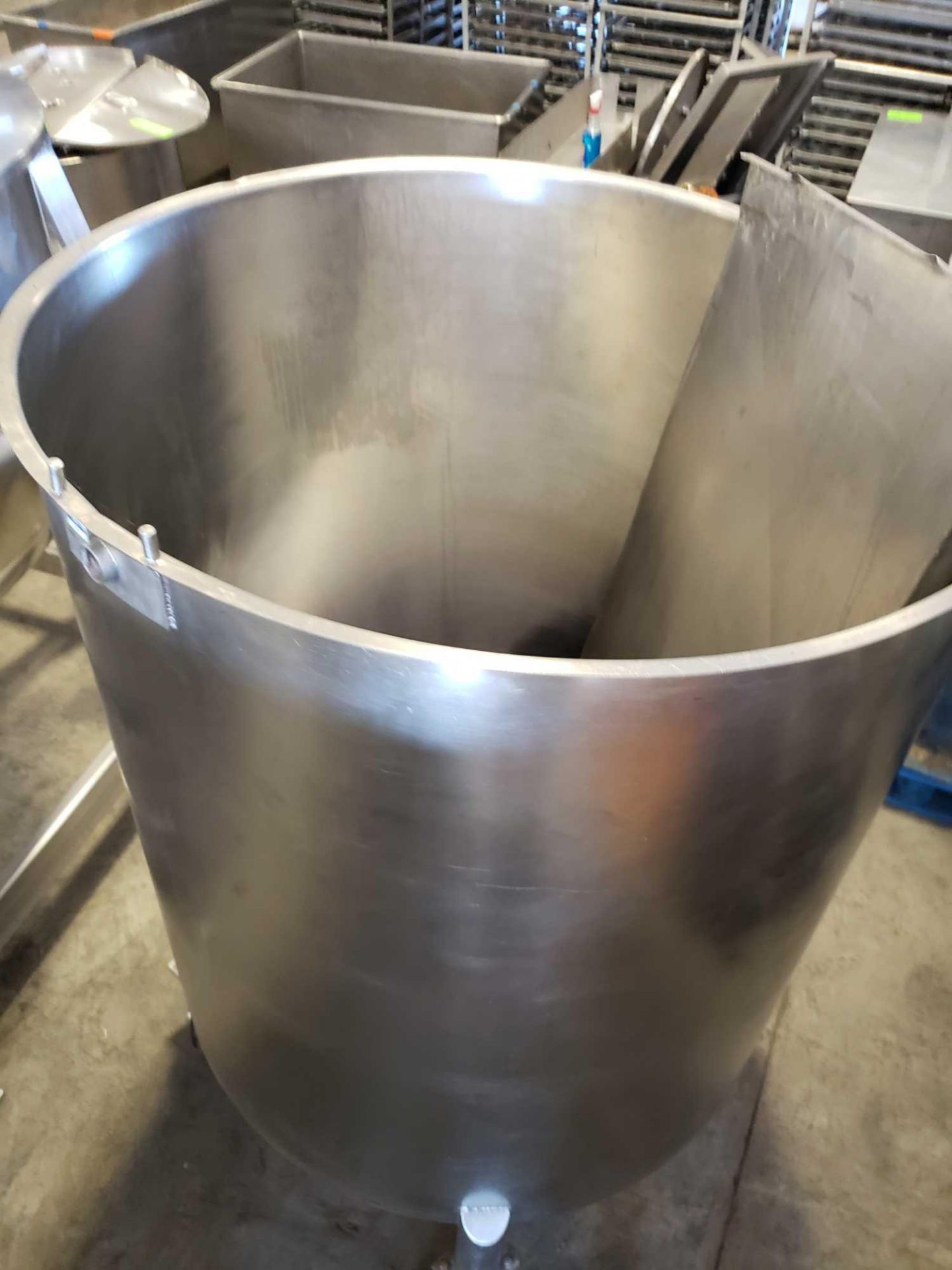 Stainless steel tank on casters. 45" diameter x 48" interior depth with lid inside. Est 250-300gal - Image 6 of 6