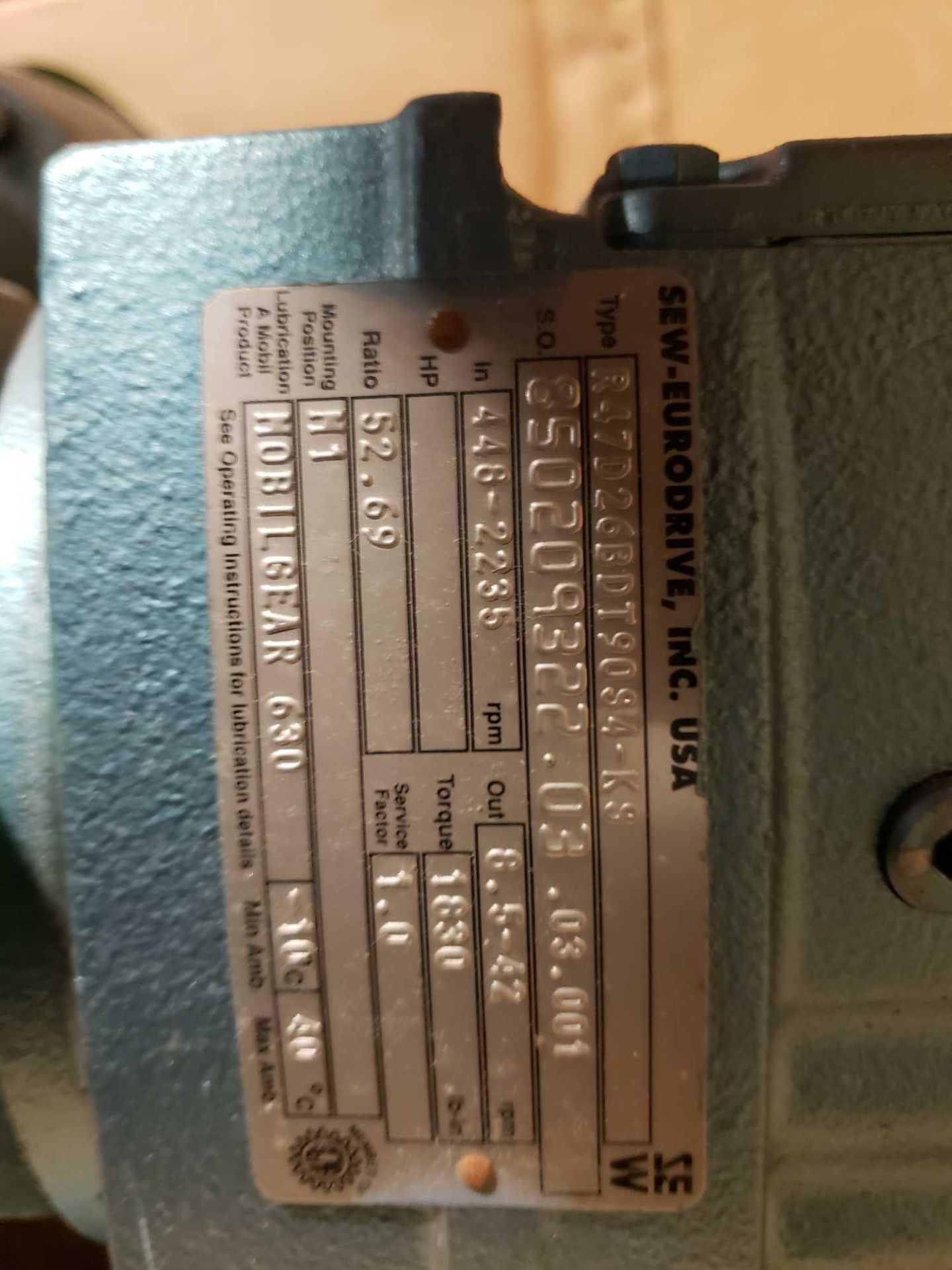 Pallet of assorted motors with gear drives. - Image 7 of 11