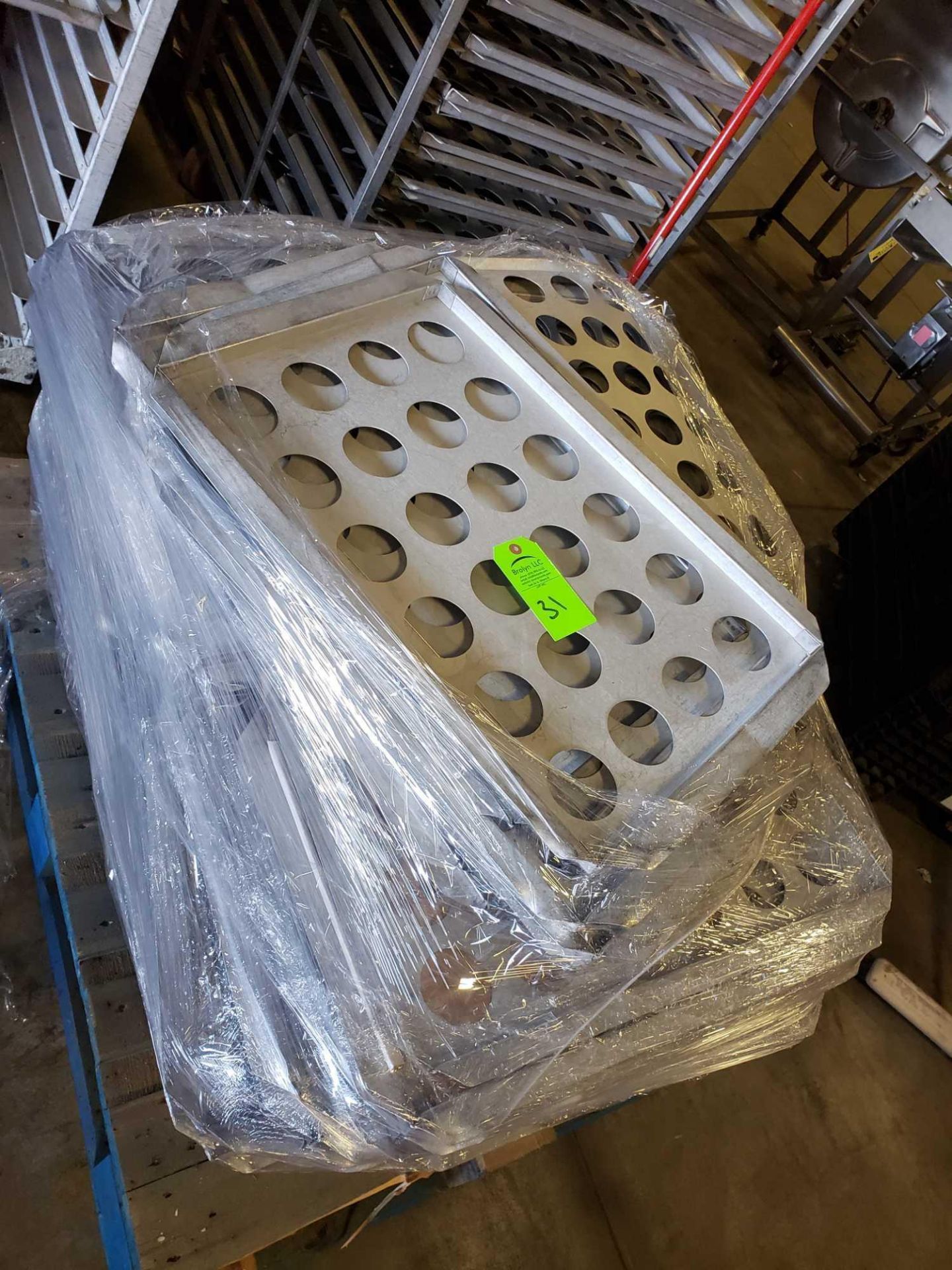 Large qty of aluminum trays as pictured.