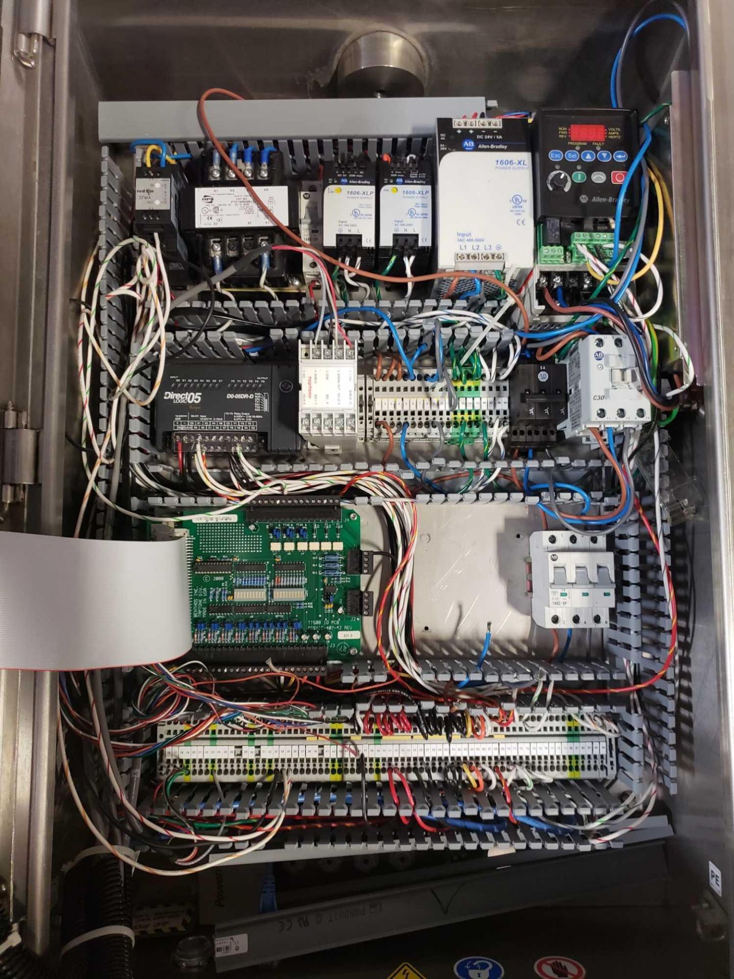 Pallet of assorted electrical cabinets and controls. - Image 4 of 7