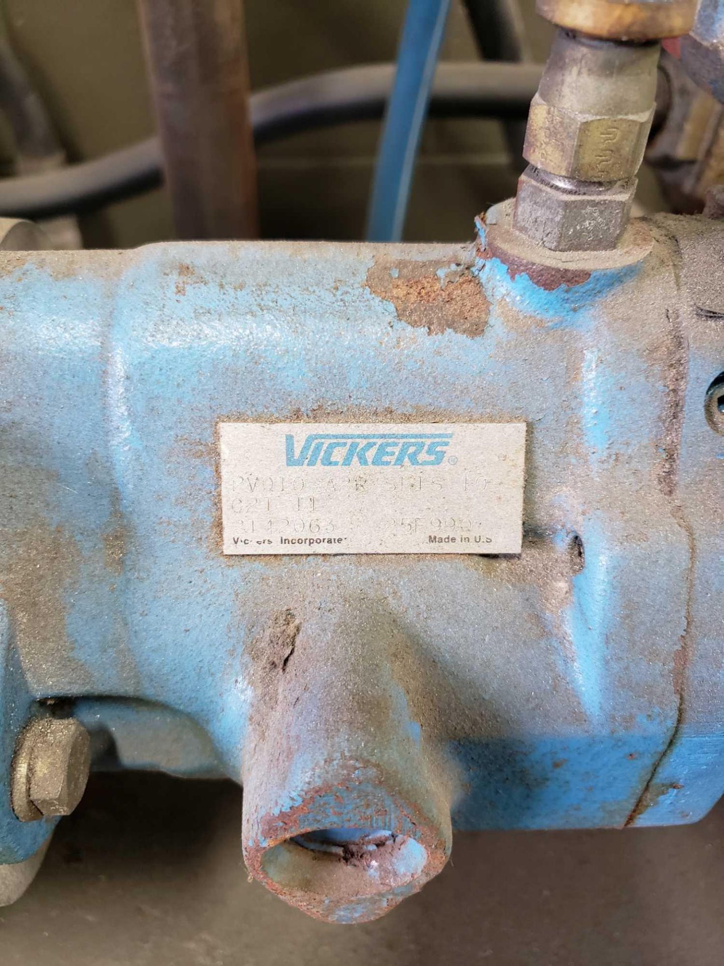 Vickers 5hp Hydraulic power unit. WEG 3 phase 208-230/460v motor. - Image 4 of 6