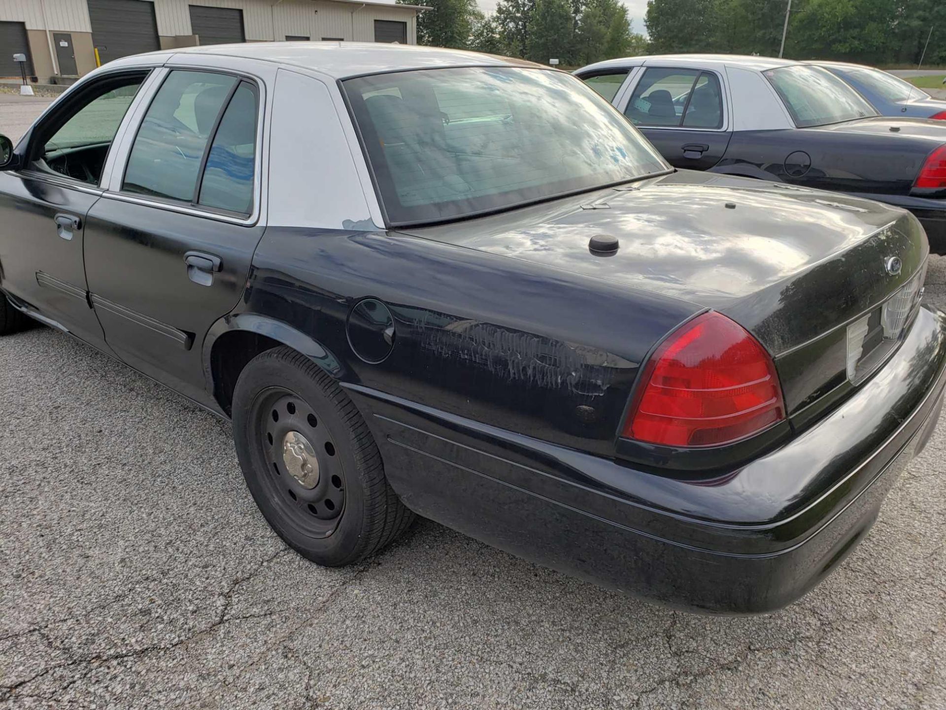 008 Ford Crown Victoria. VIN 2FAHP71V09X112075. Police Interceptor. 123,233 miles showing. - Image 2 of 19