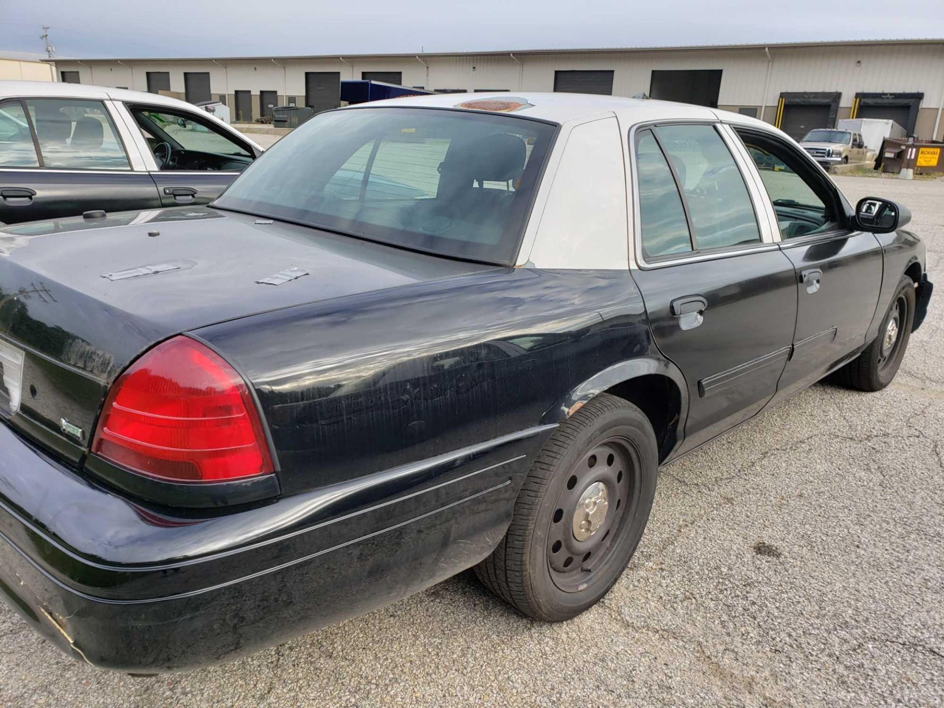 008 Ford Crown Victoria. VIN 2FAHP71V09X112075. Police Interceptor. 123,233 miles showing. - Image 4 of 19
