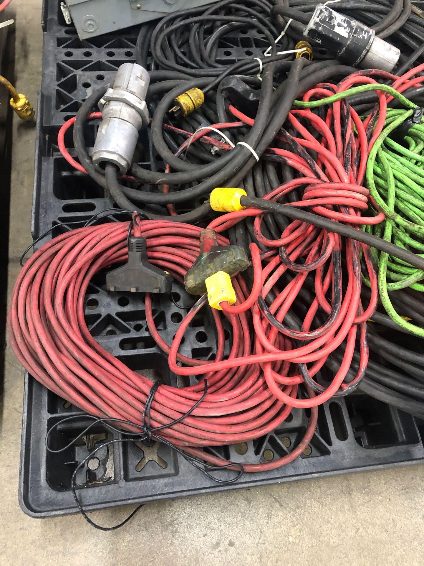 Pallet of assorted cords. - Image 3 of 5