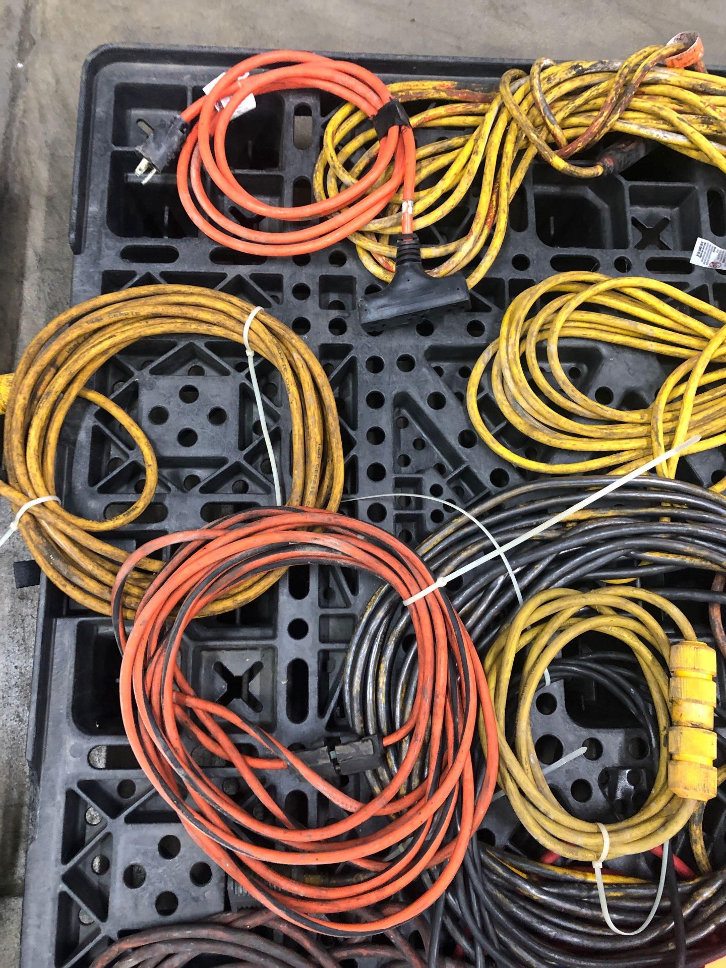 Pallet of assorted cords. - Image 2 of 5