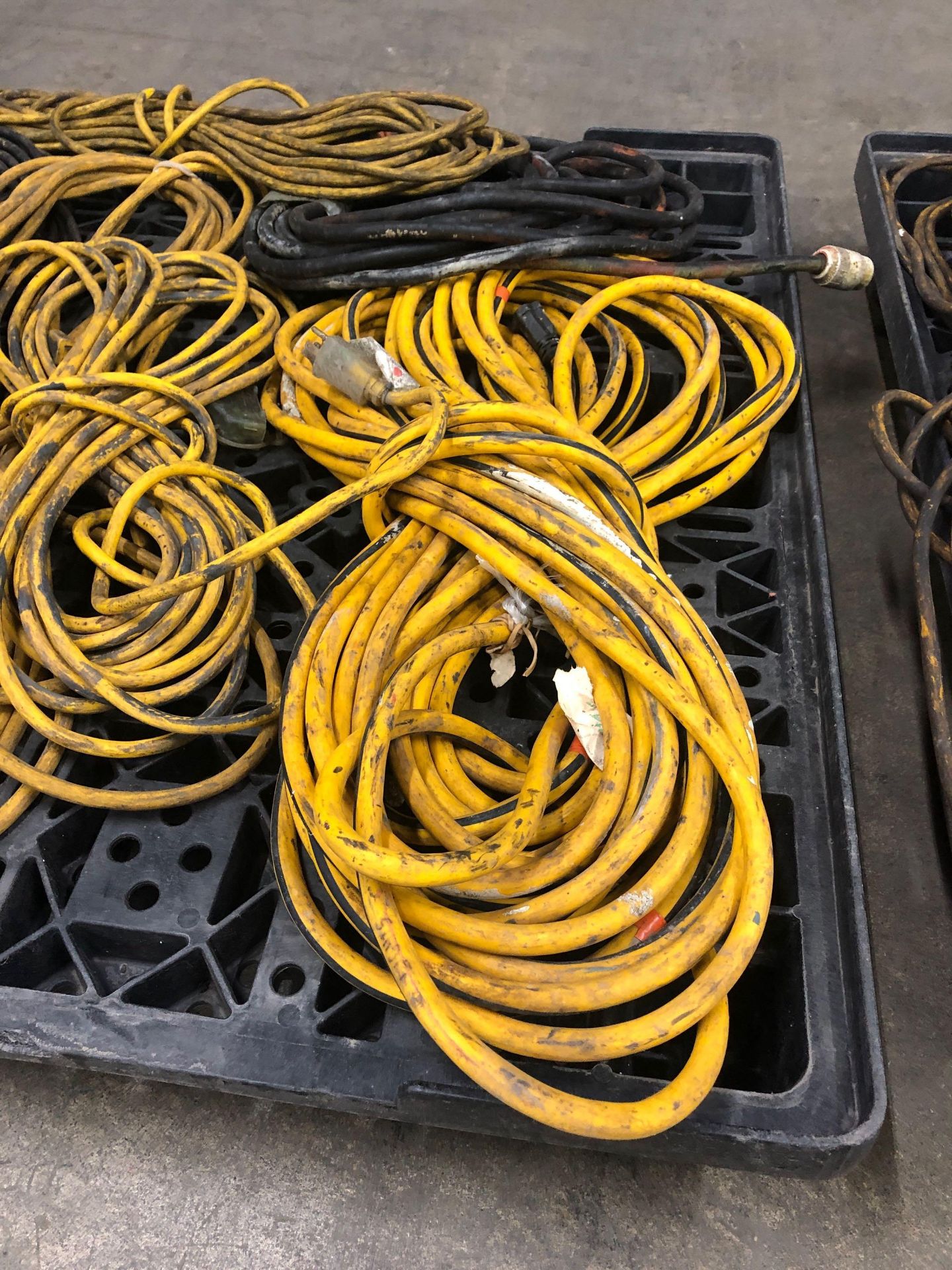 Pallet of assorted cords. - Image 3 of 4